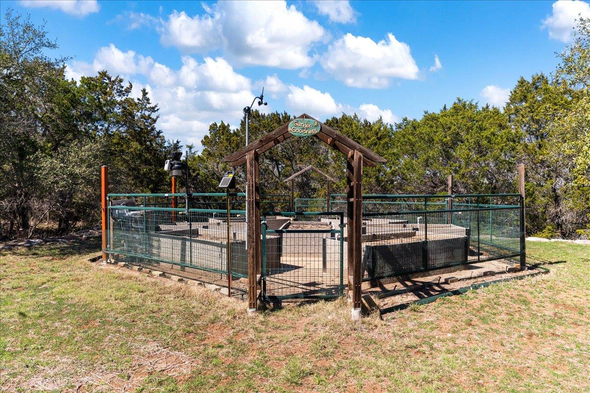 8300 SPANISH OAK Cir, Austin, TX 78737