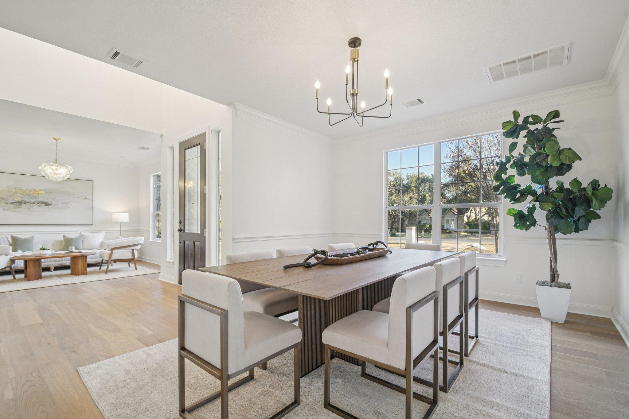 10 Lost Meadow Trl, The Hills, TX 78738