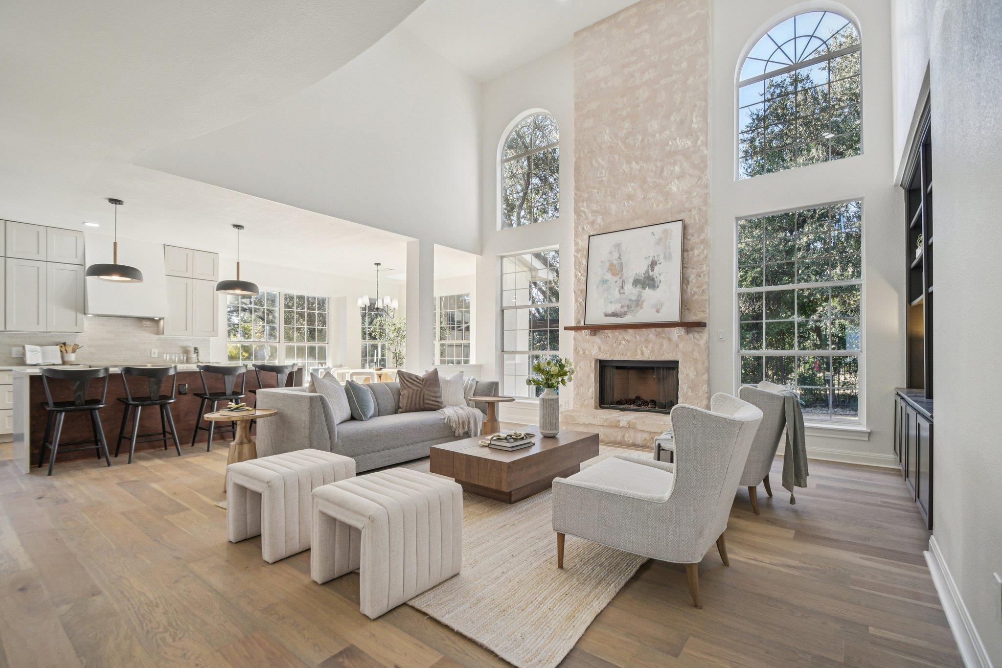 10 Lost Meadow Trl, The Hills, TX 78738