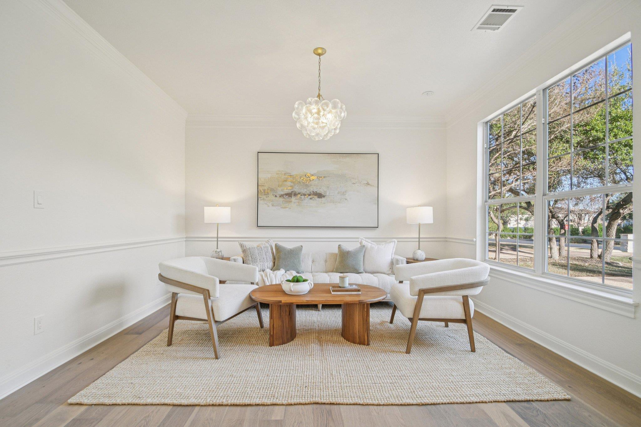 10 Lost Meadow Trl, The Hills, TX 78738