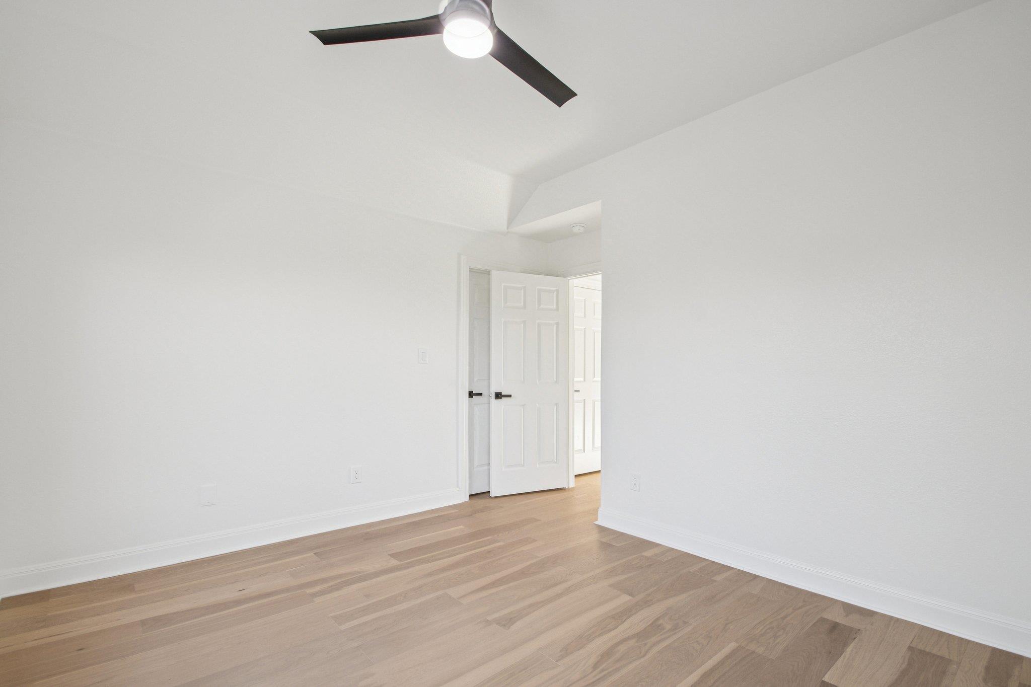 10 Lost Meadow Trl, The Hills, TX 78738