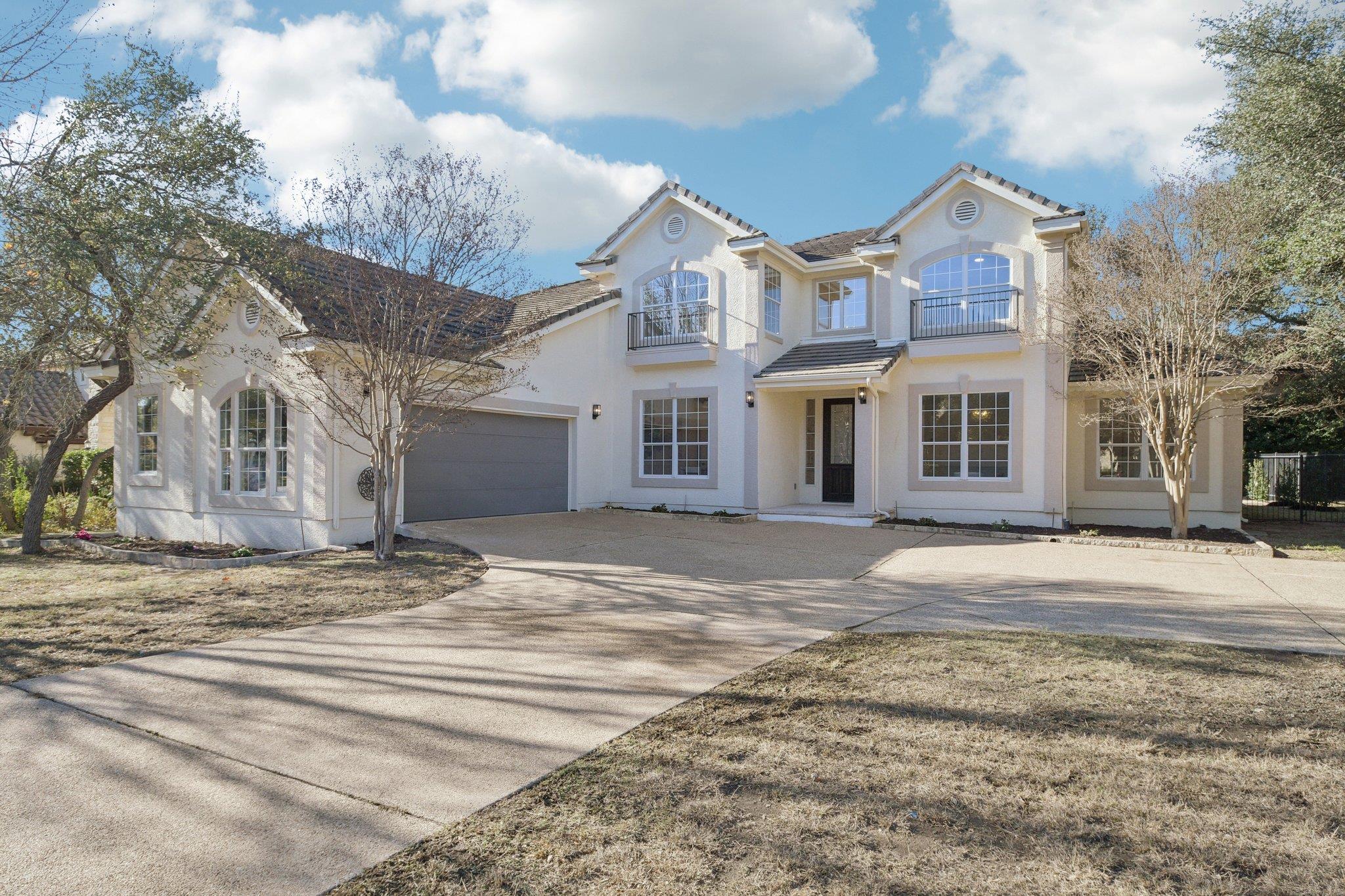 10 Lost Meadow Trl, The Hills, TX 78738