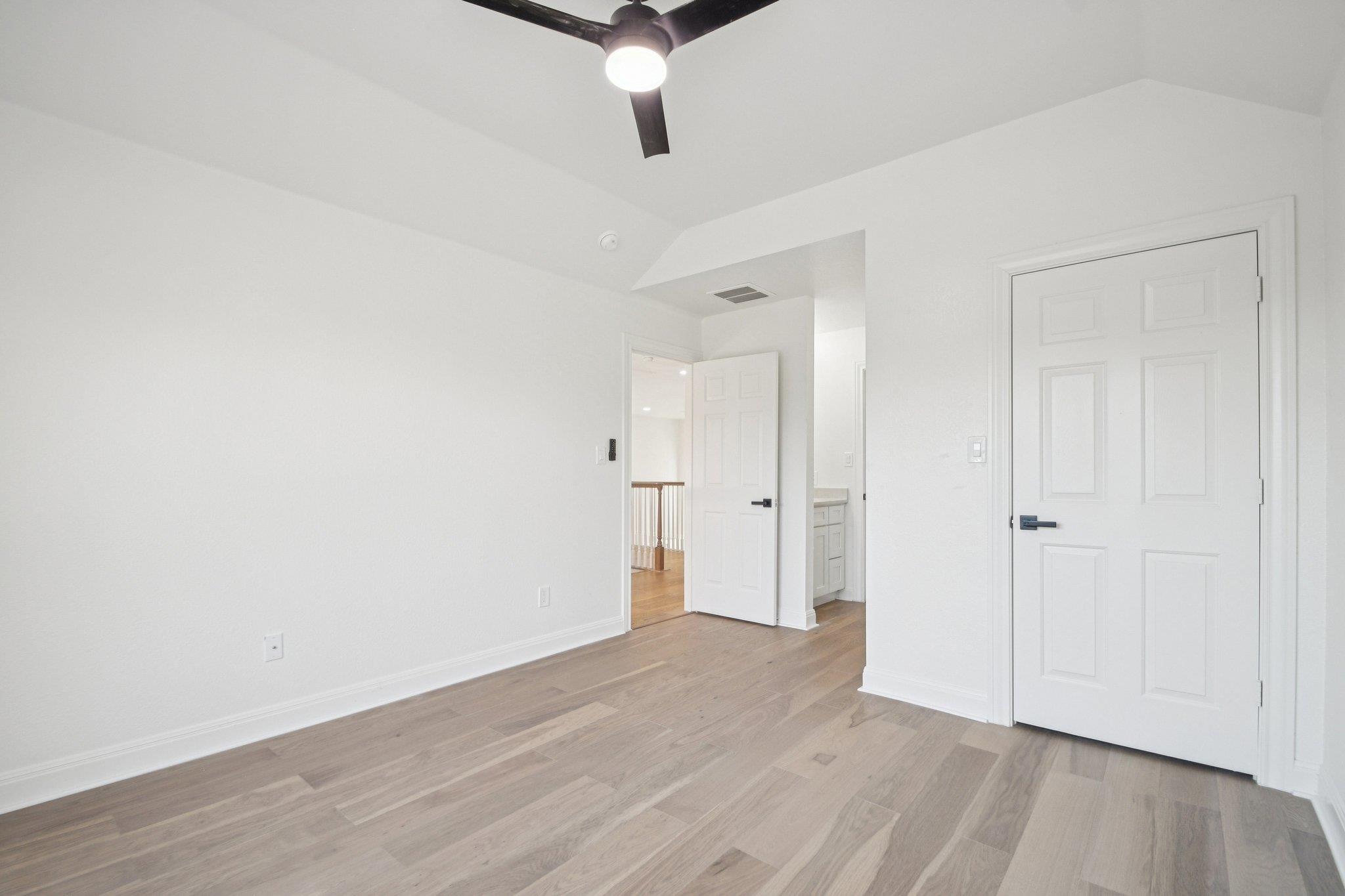 10 Lost Meadow Trl, The Hills, TX 78738