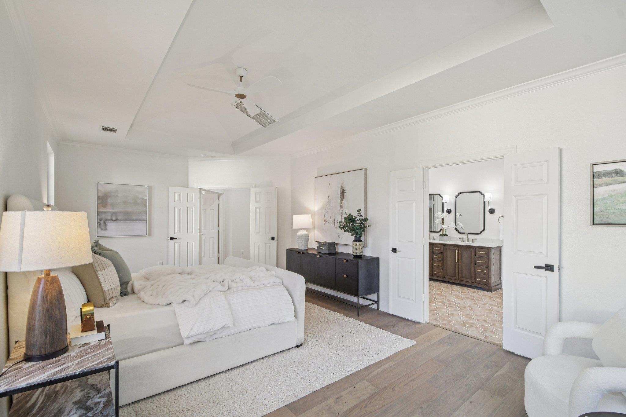 10 Lost Meadow Trl, The Hills, TX 78738