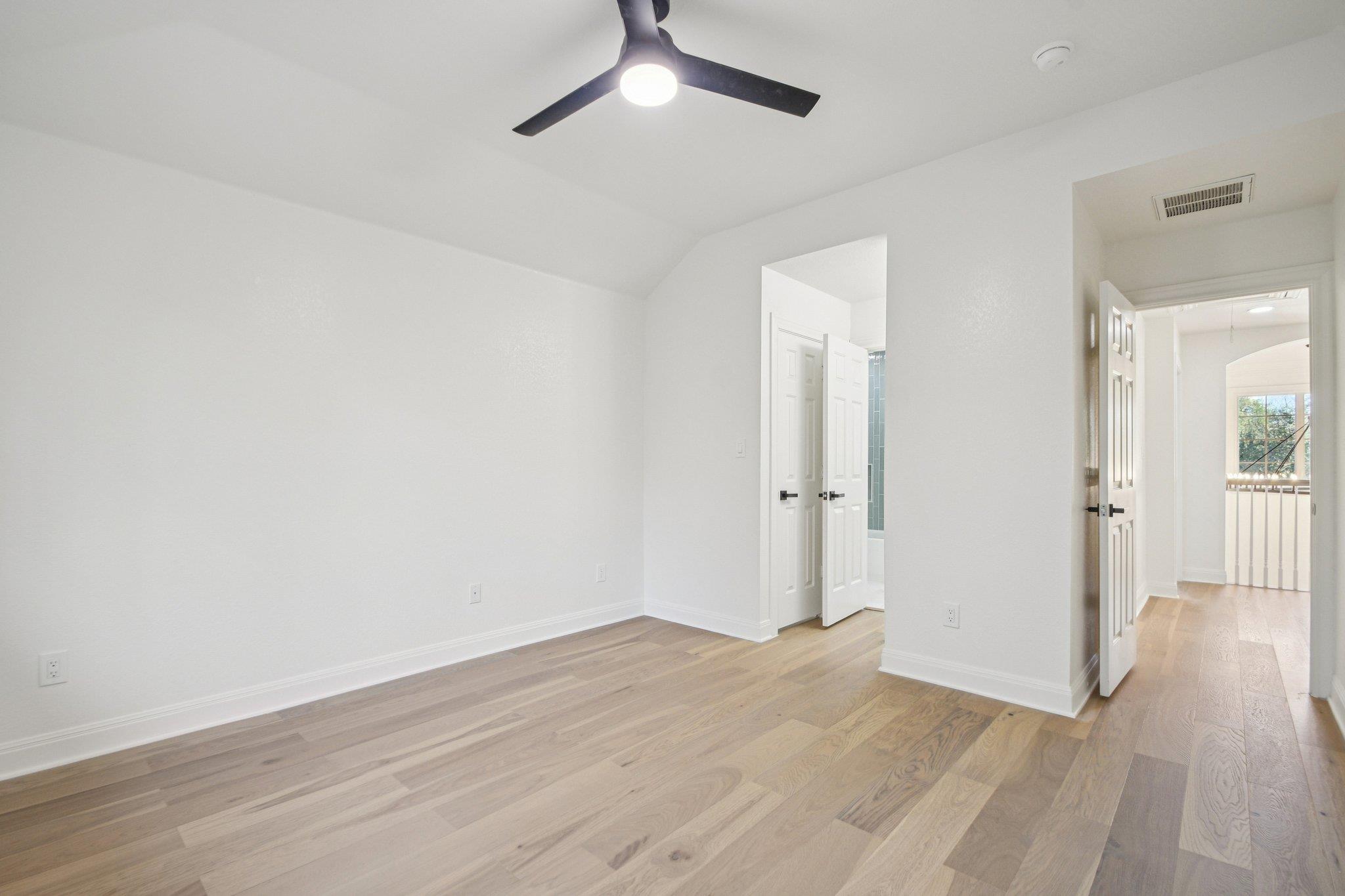 10 Lost Meadow Trl, The Hills, TX 78738