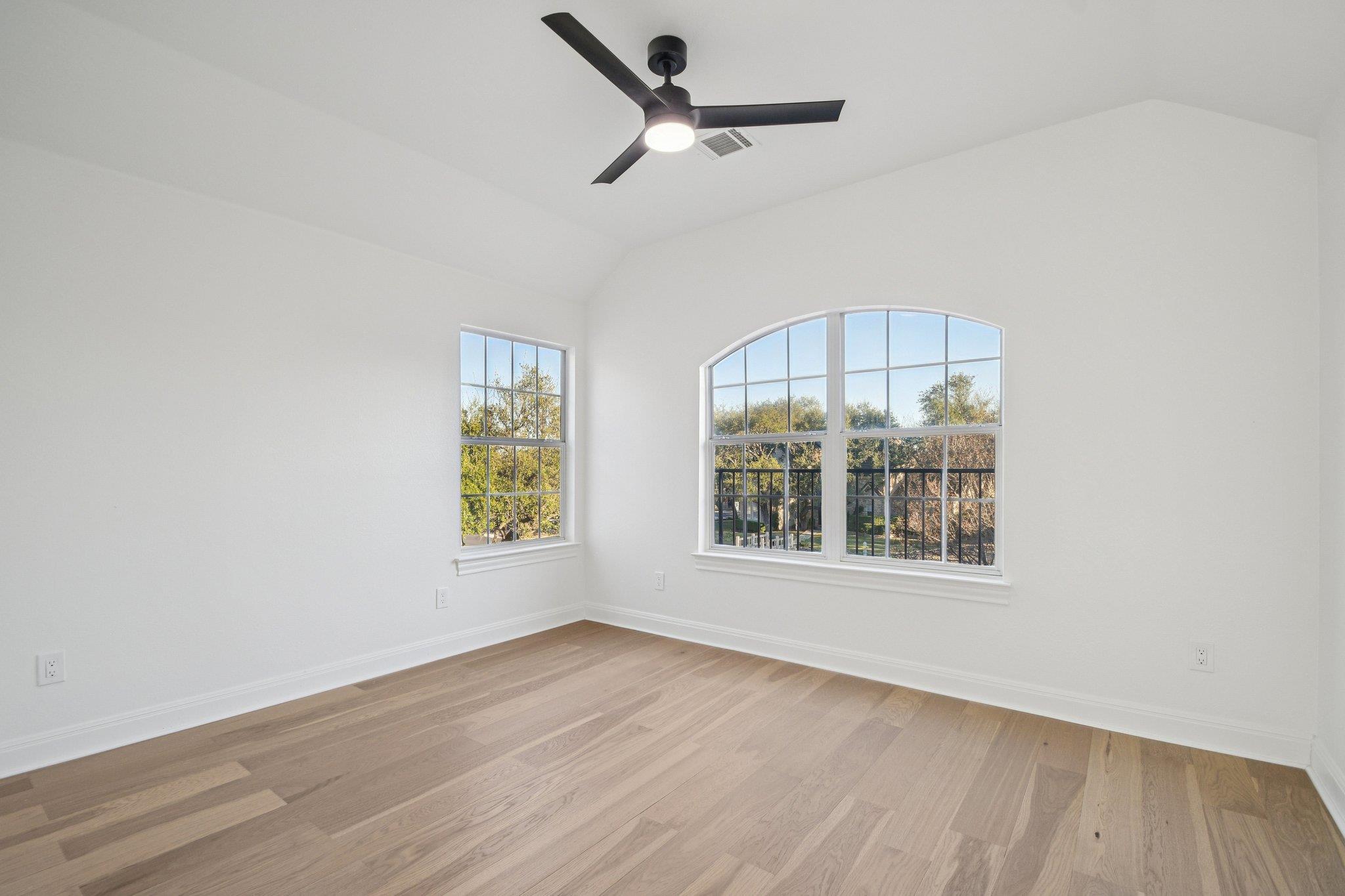 10 Lost Meadow Trl, The Hills, TX 78738