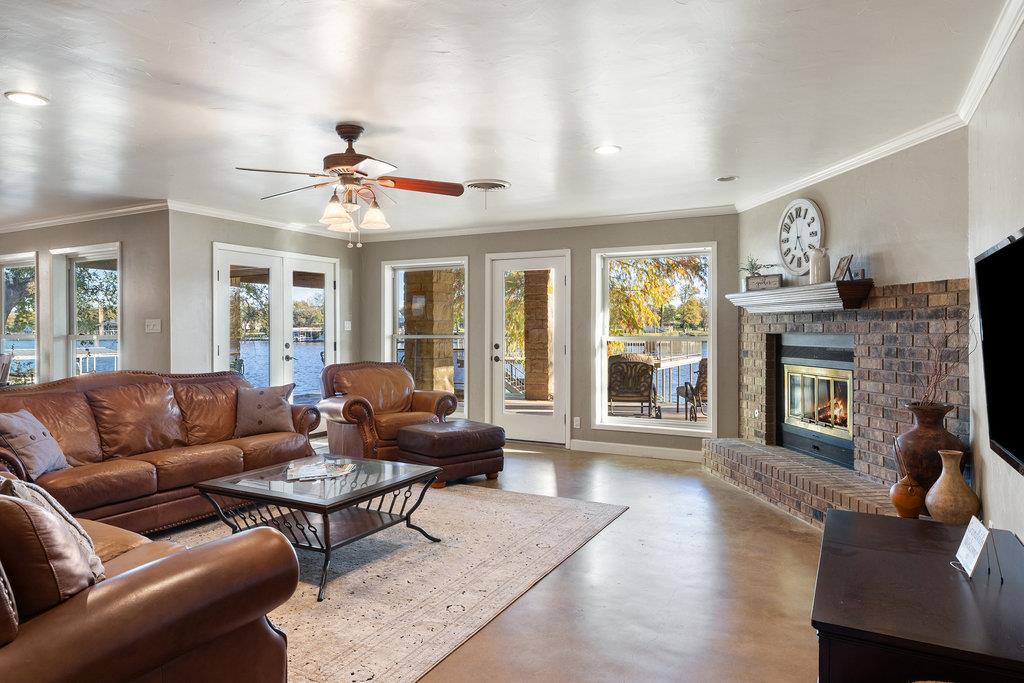 1922 Purple Sage Ln, Kingsland, TX 78639