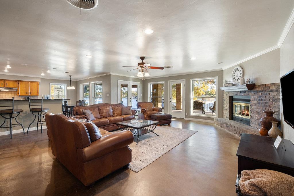 1922 Purple Sage Ln, Kingsland, TX 78639