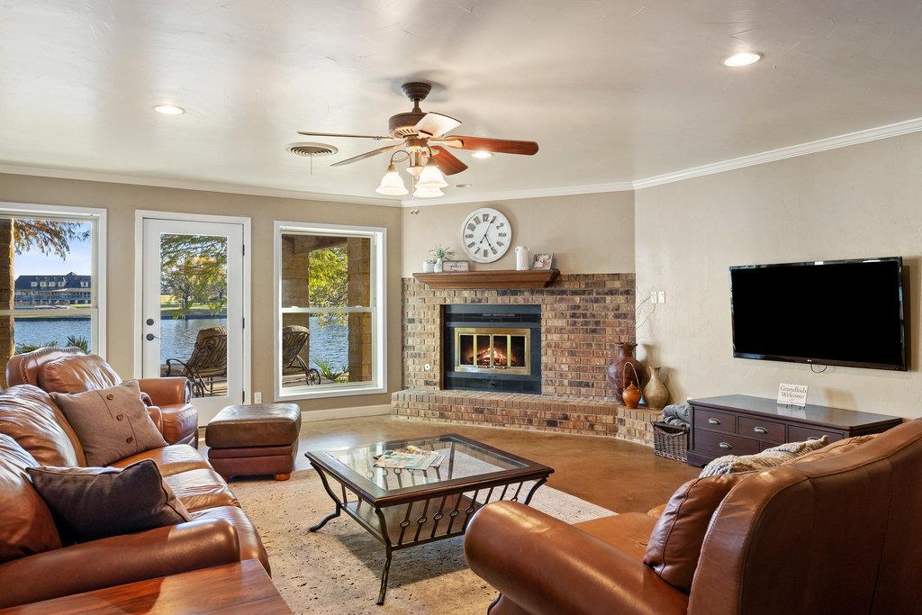 1922 Purple Sage Ln, Kingsland, TX 78639