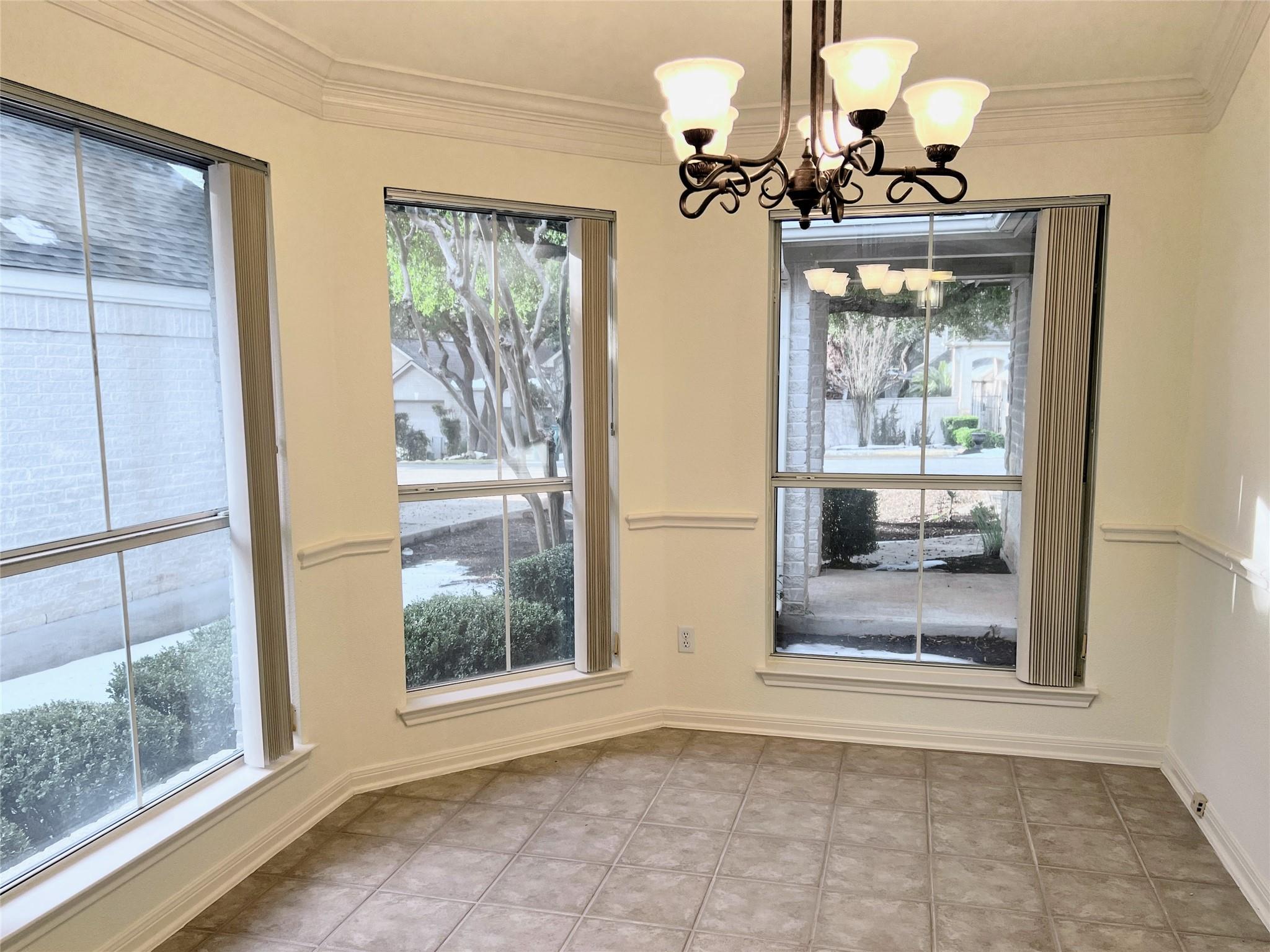 10 Troon Dr, Lakeway, TX 78738