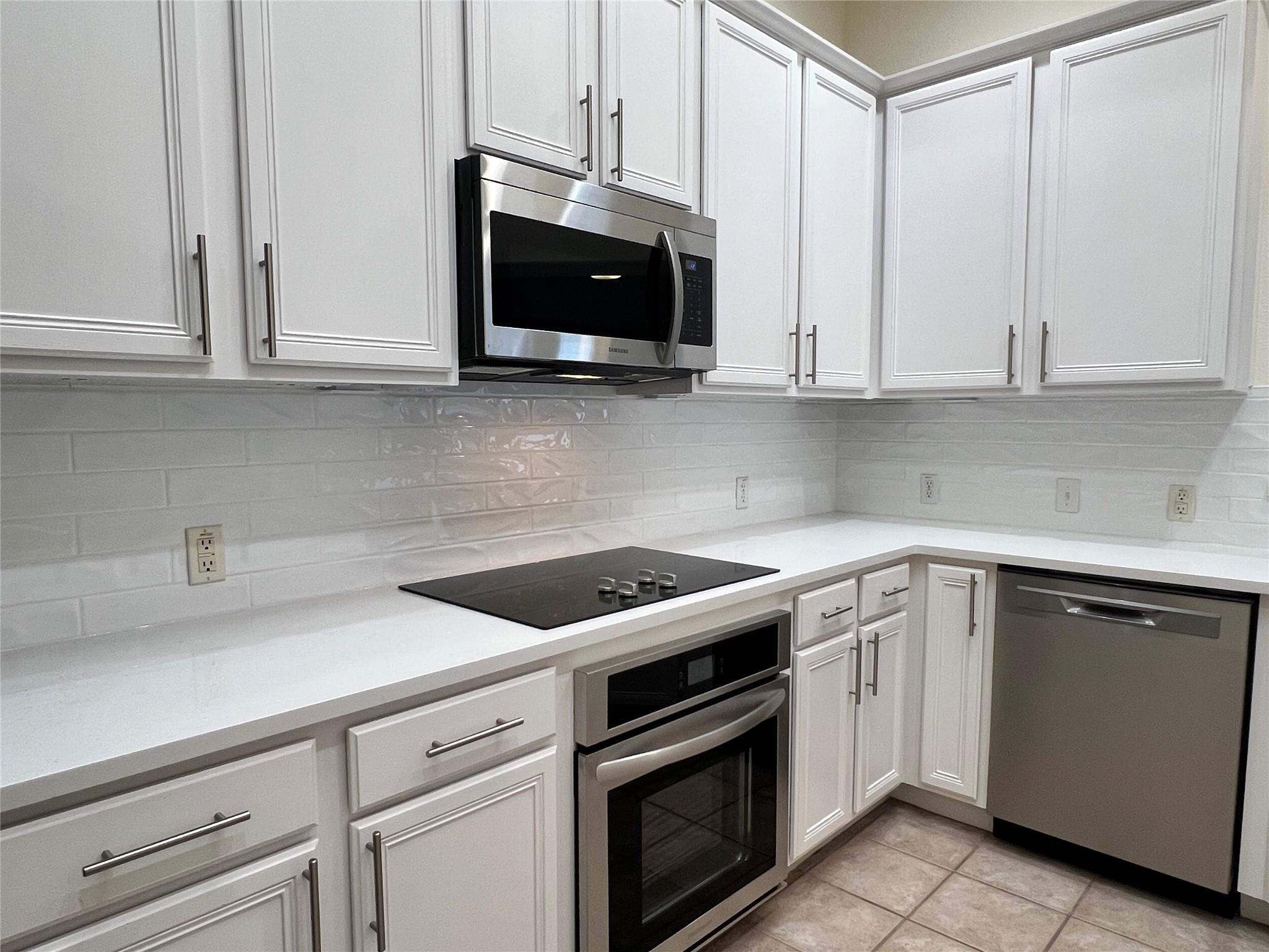 10 Troon Dr, Lakeway, TX 78738