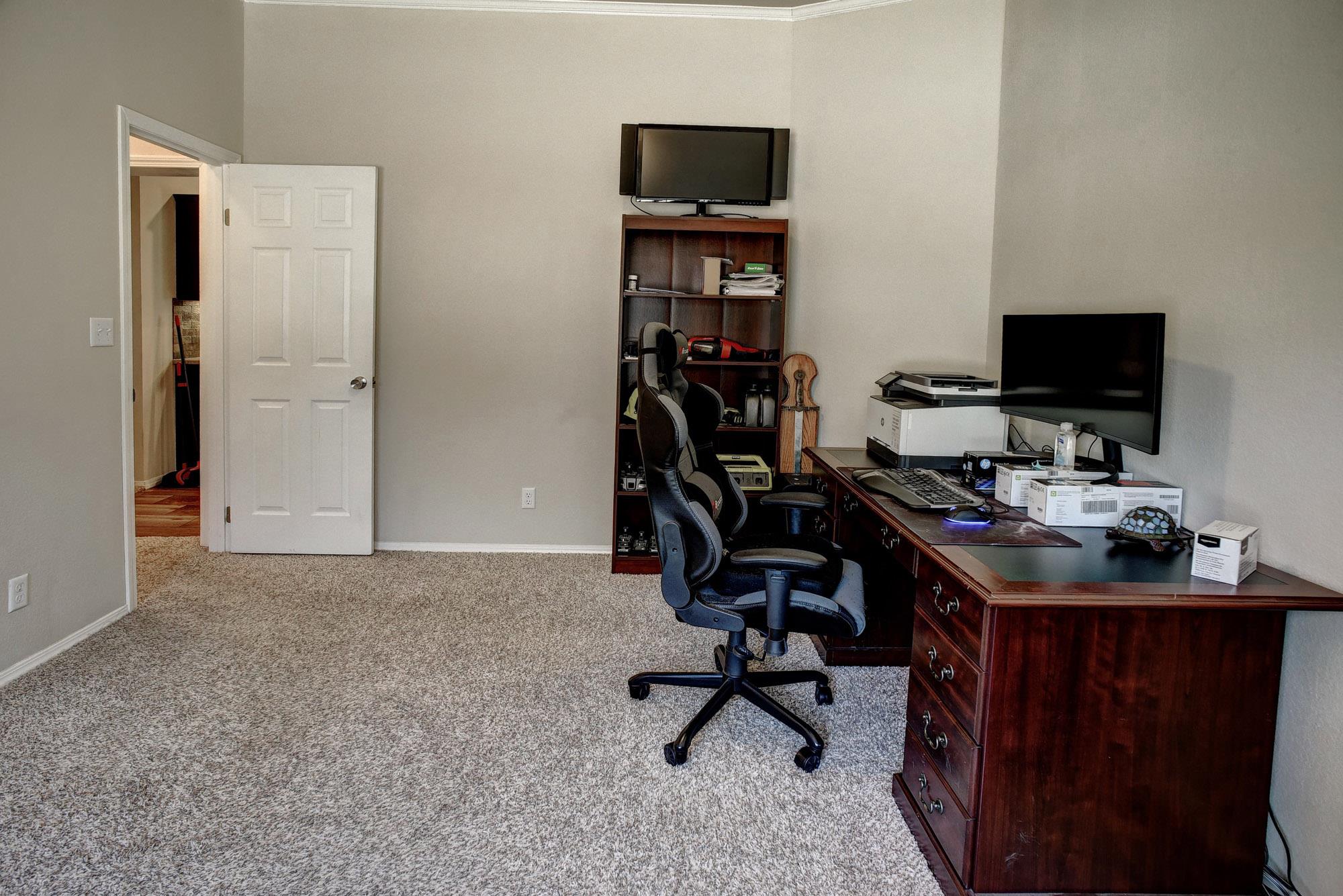 1024 Sand Hills Rd, Red Rock, TX 78662