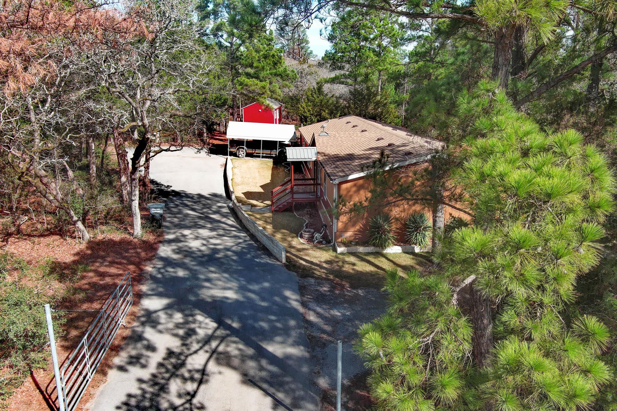 1024 Sand Hills Rd, Red Rock, TX 78662