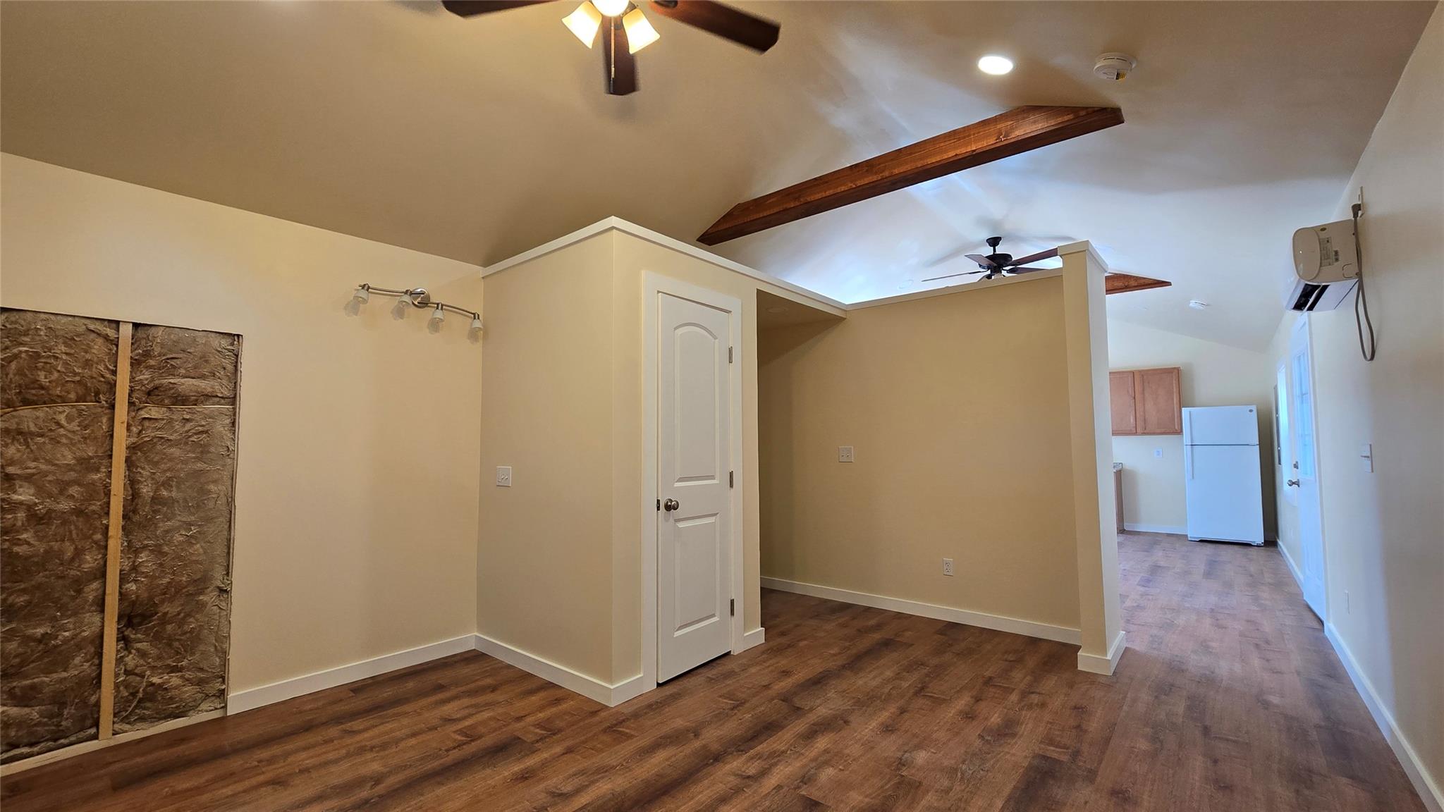 1024 Sand Hills Rd, Red Rock, TX 78662