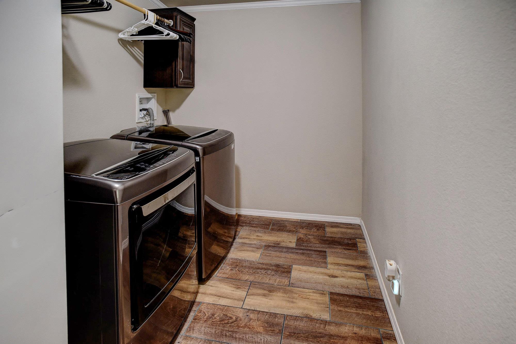 1024 Sand Hills Rd, Red Rock, TX 78662