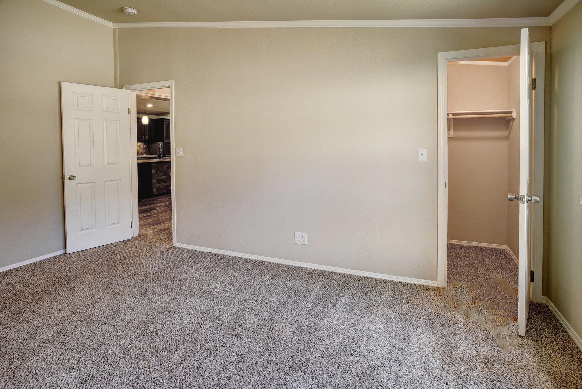 1024 Sand Hills Rd, Red Rock, TX 78662