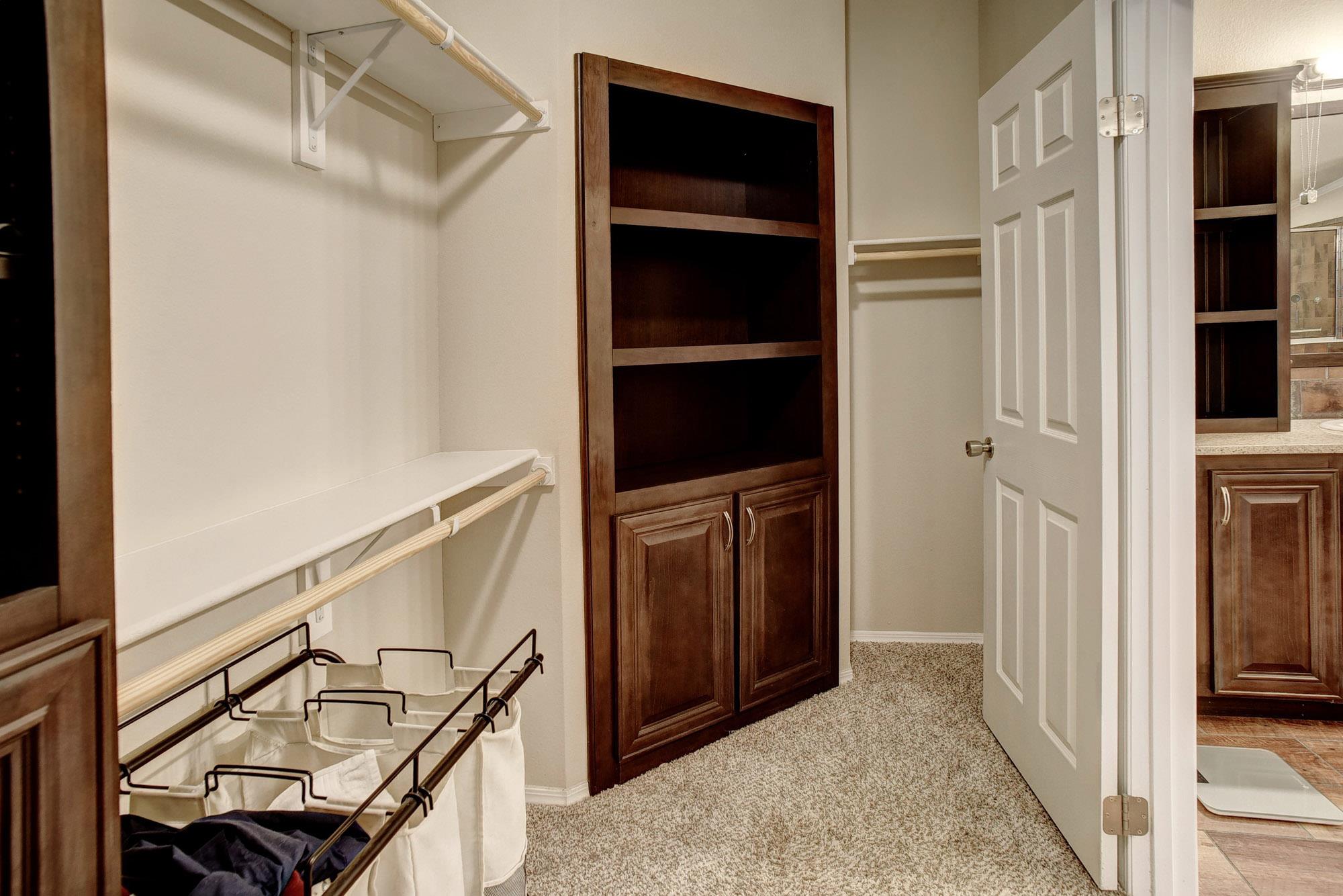 1024 Sand Hills Rd, Red Rock, TX 78662