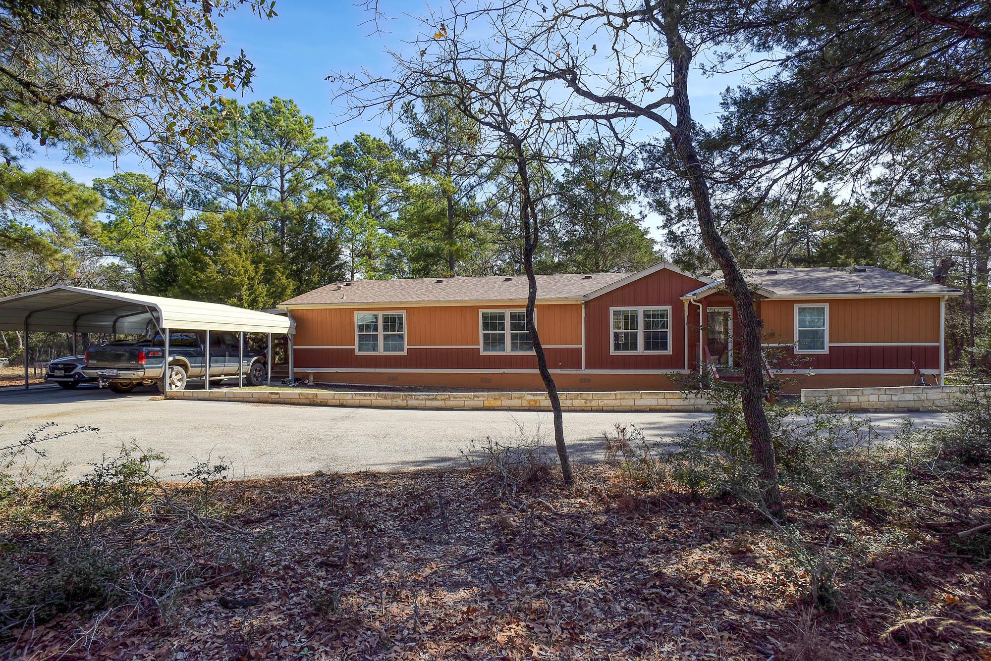 1024 Sand Hills Rd, Red Rock, TX 78662