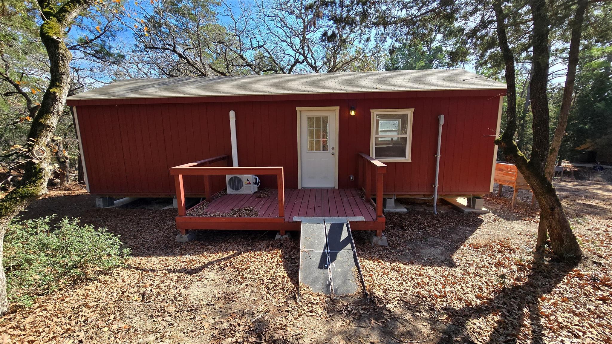 1024 Sand Hills Rd, Red Rock, TX 78662