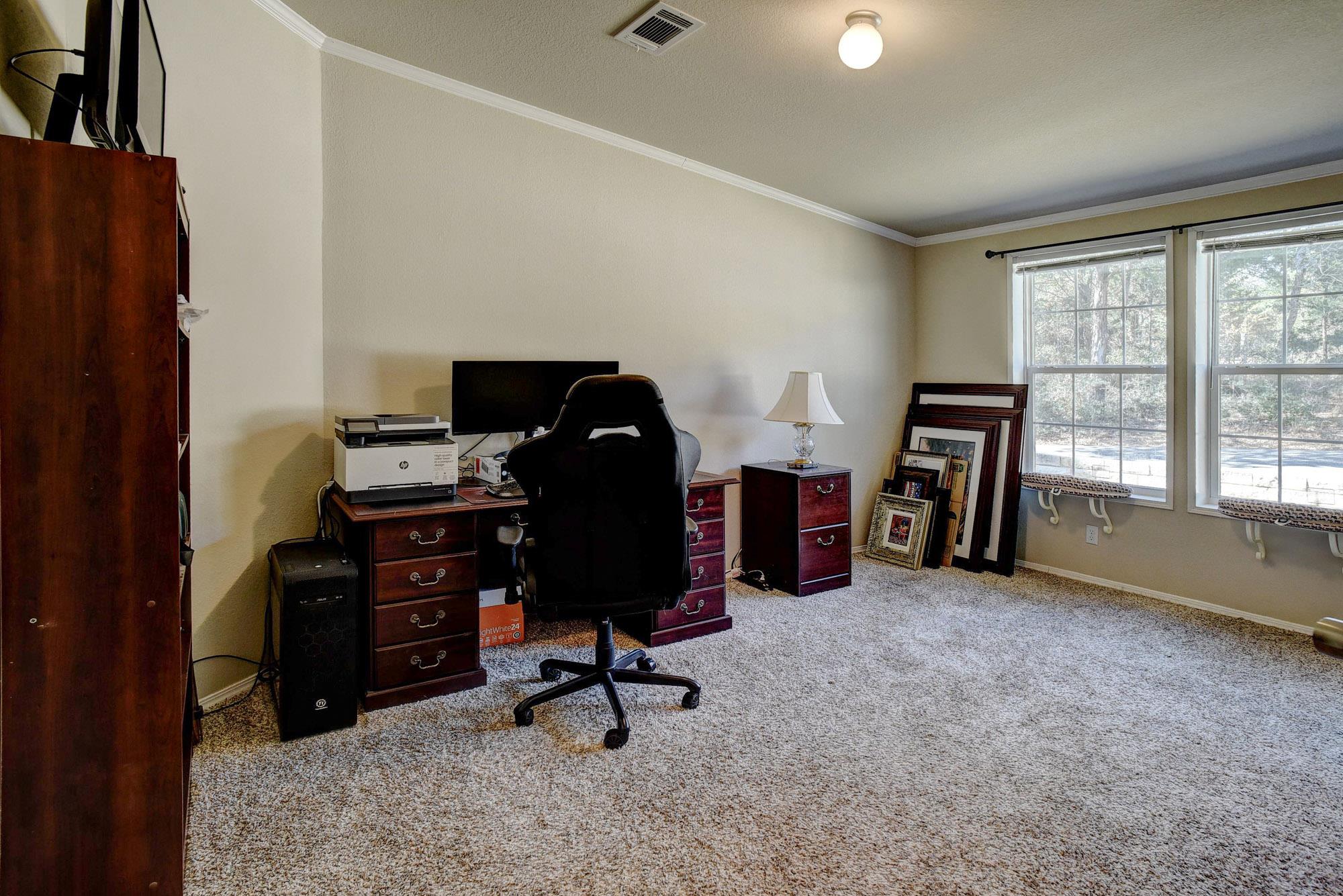 1024 Sand Hills Rd, Red Rock, TX 78662