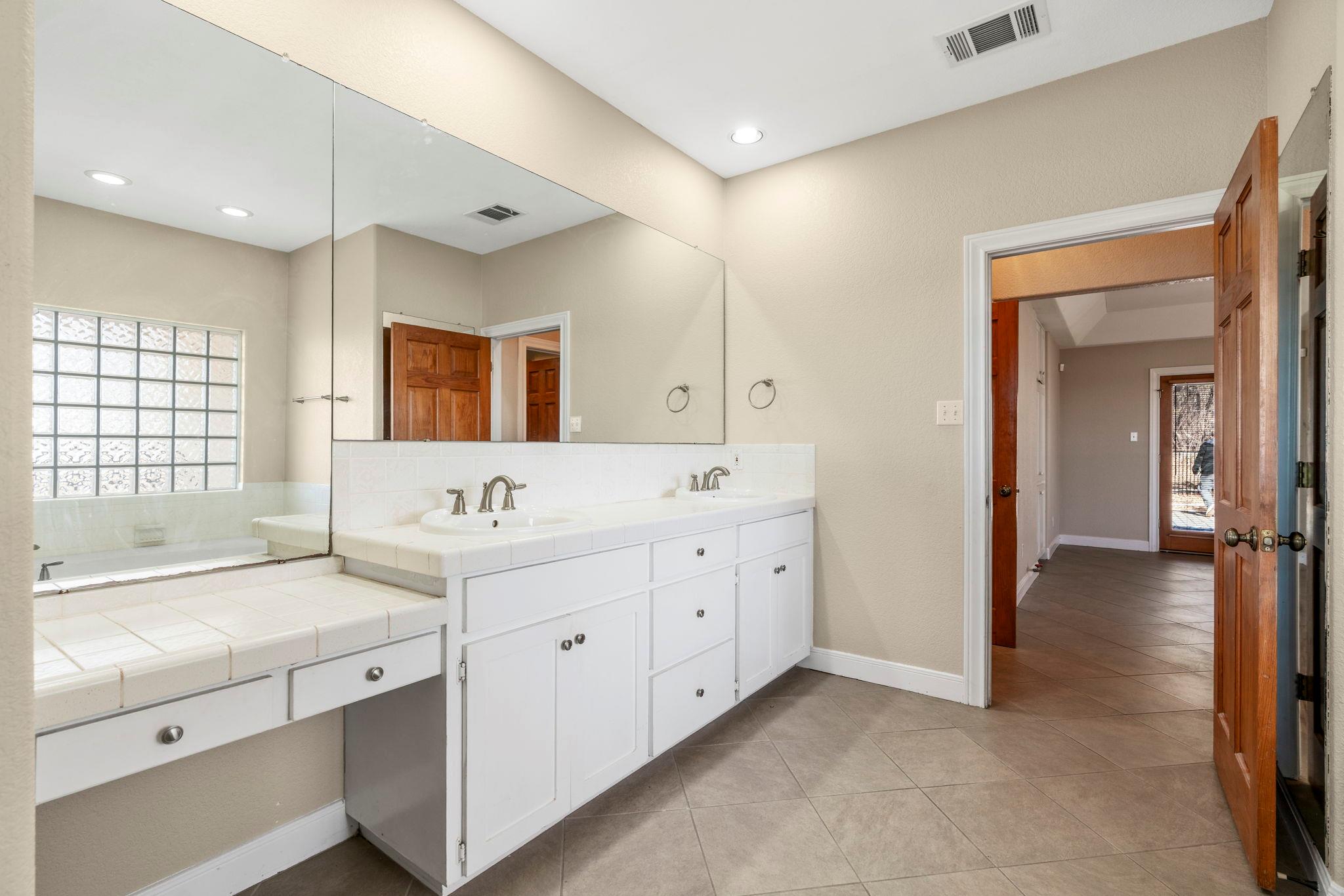 310 County Road 317, Georgetown, TX 78626