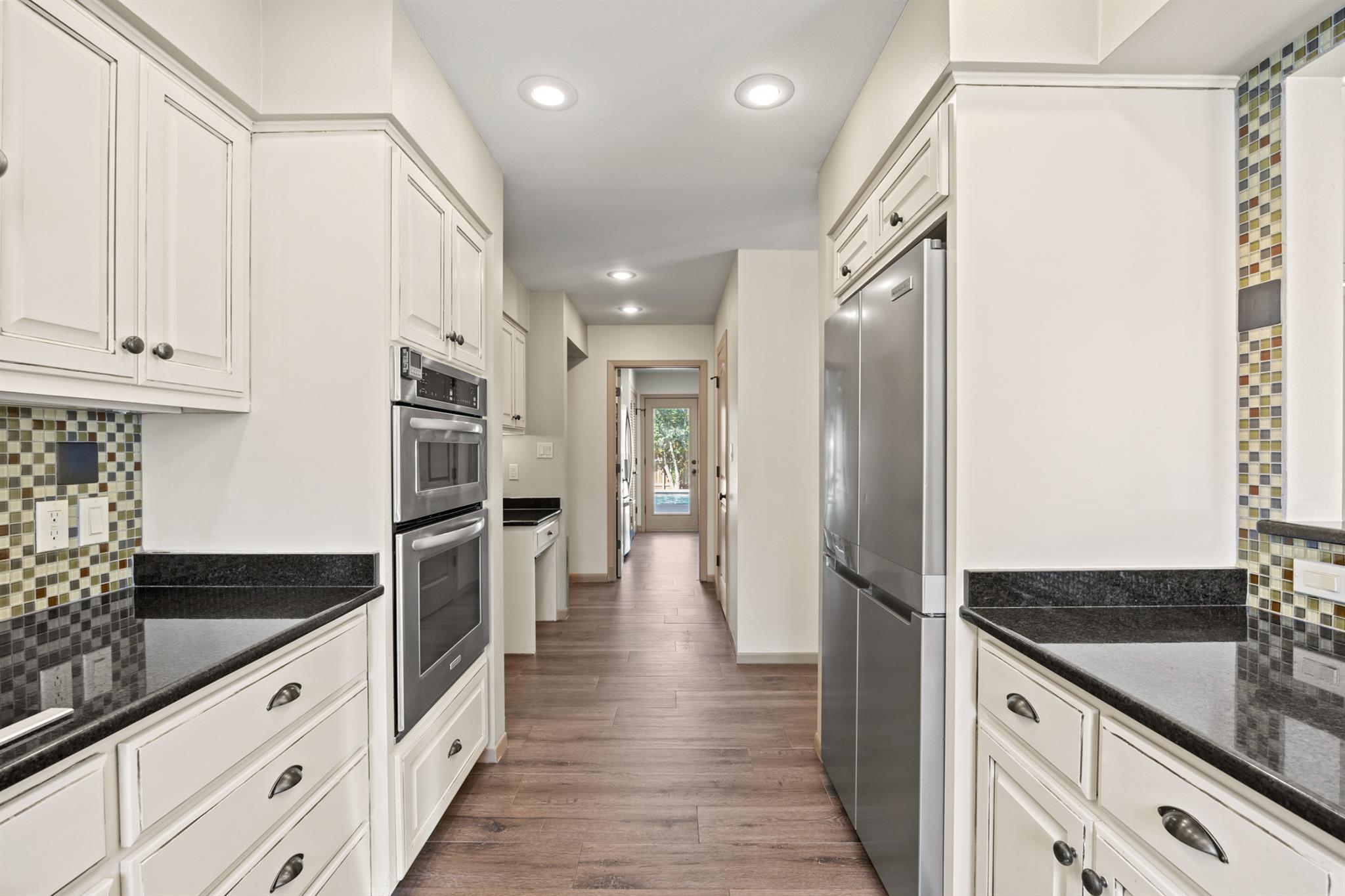 106 Acapulco Ct, Lakeway, TX 78734