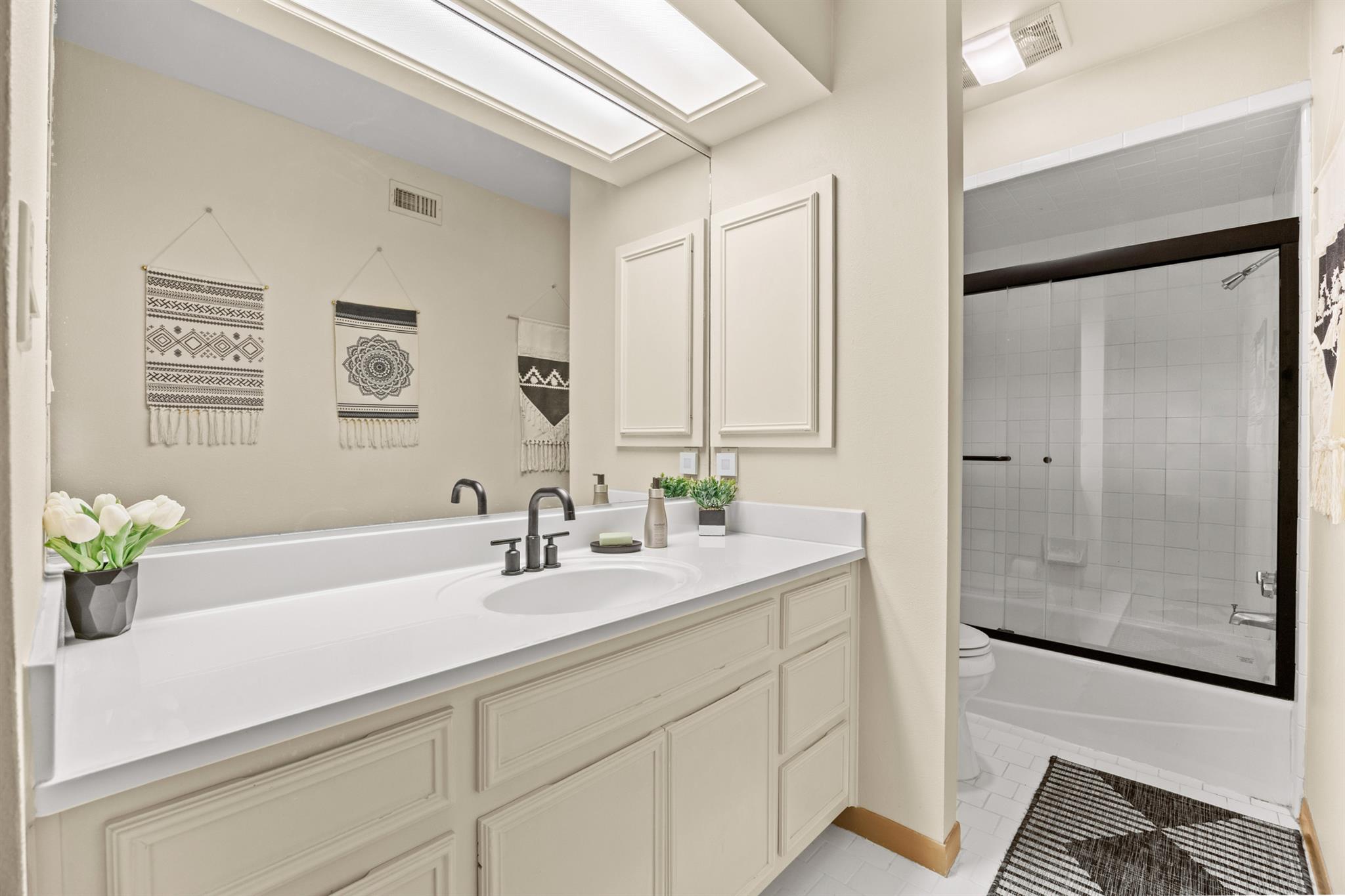 106 Acapulco Ct, Lakeway, TX 78734