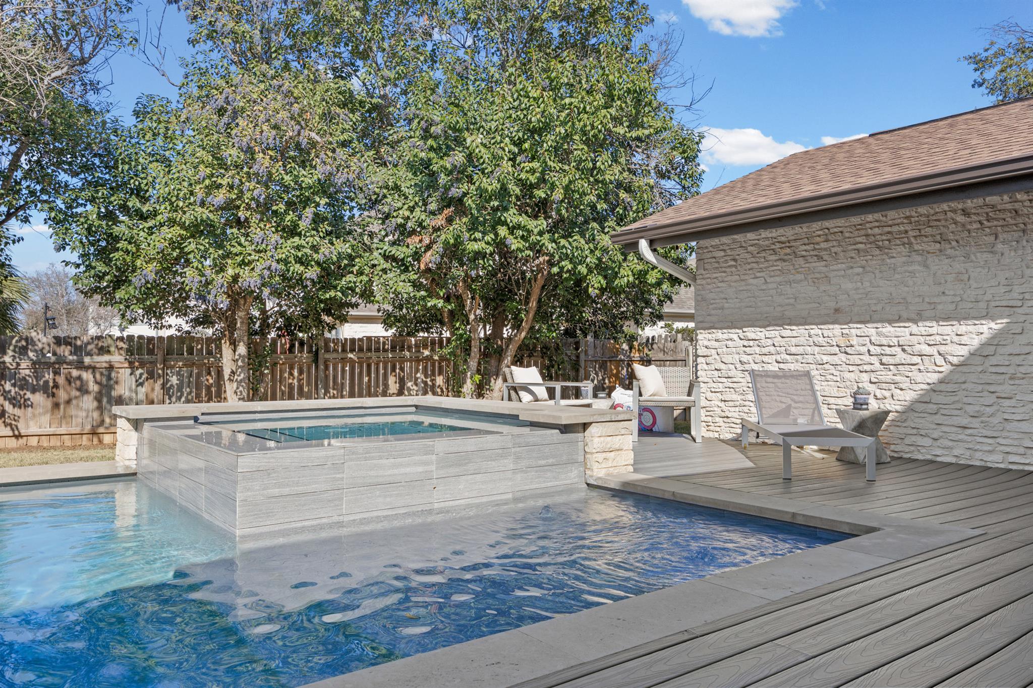 106 Acapulco Ct, Lakeway, TX 78734