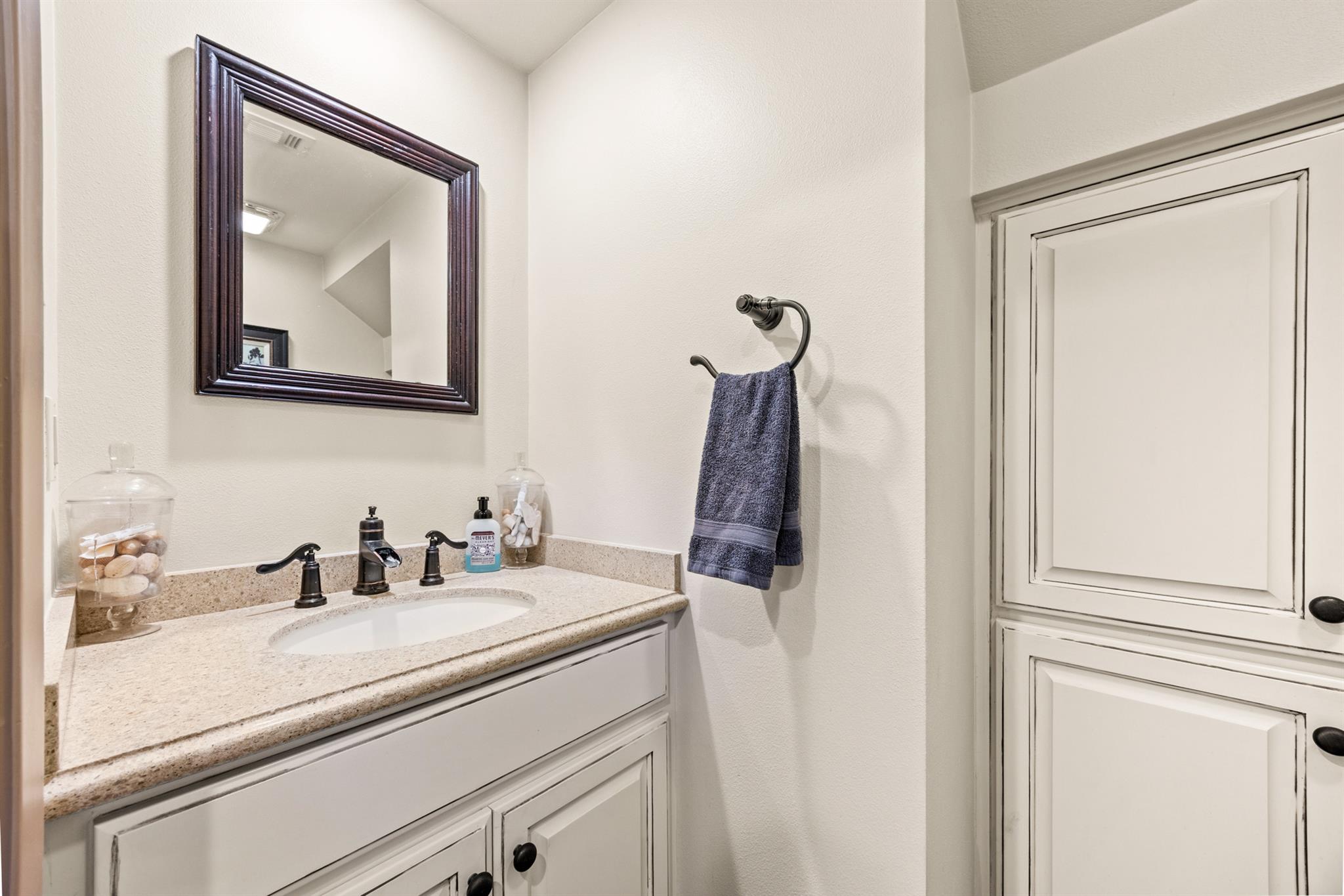 106 Acapulco Ct, Lakeway, TX 78734