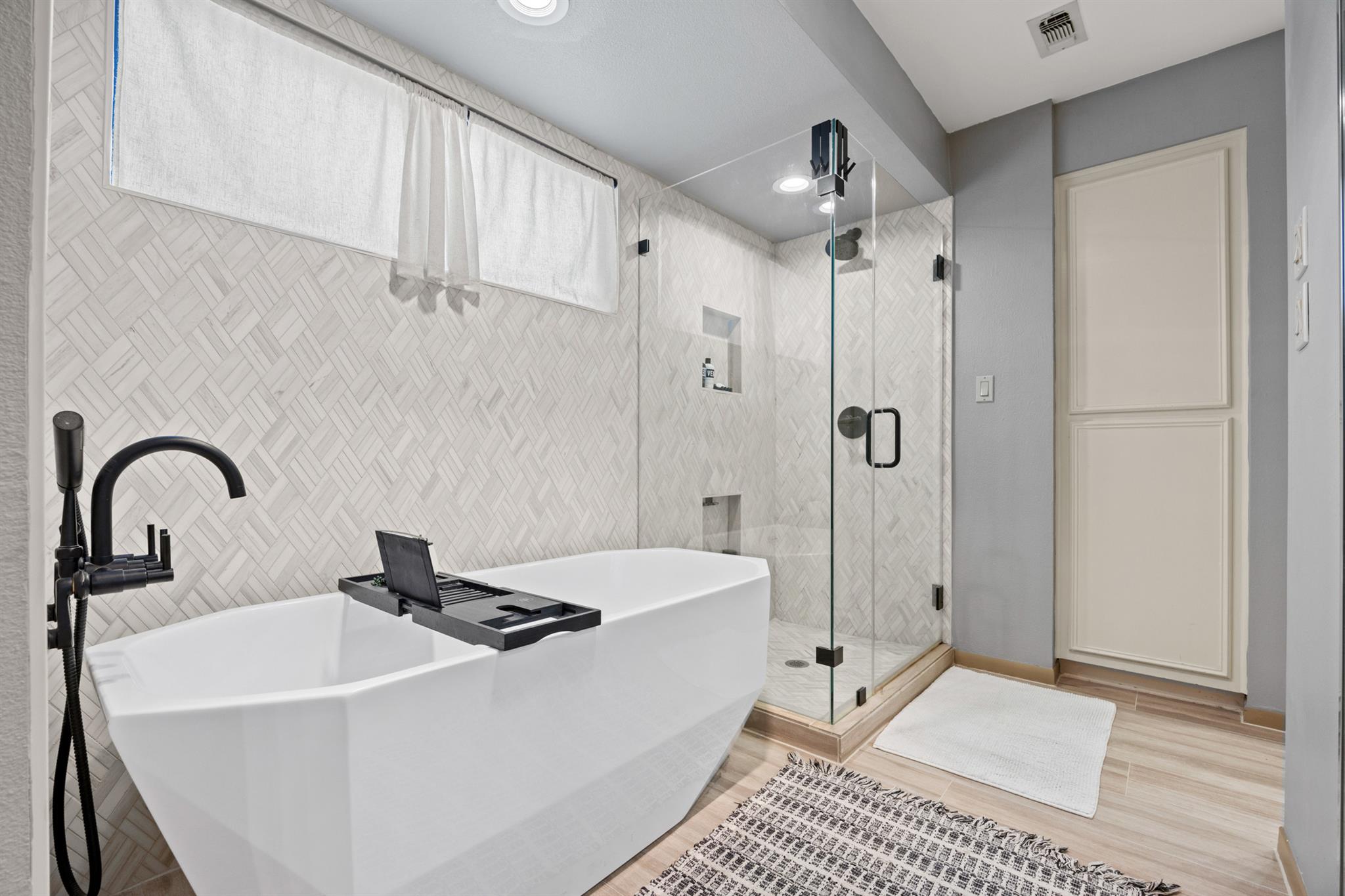 106 Acapulco Ct, Lakeway, TX 78734