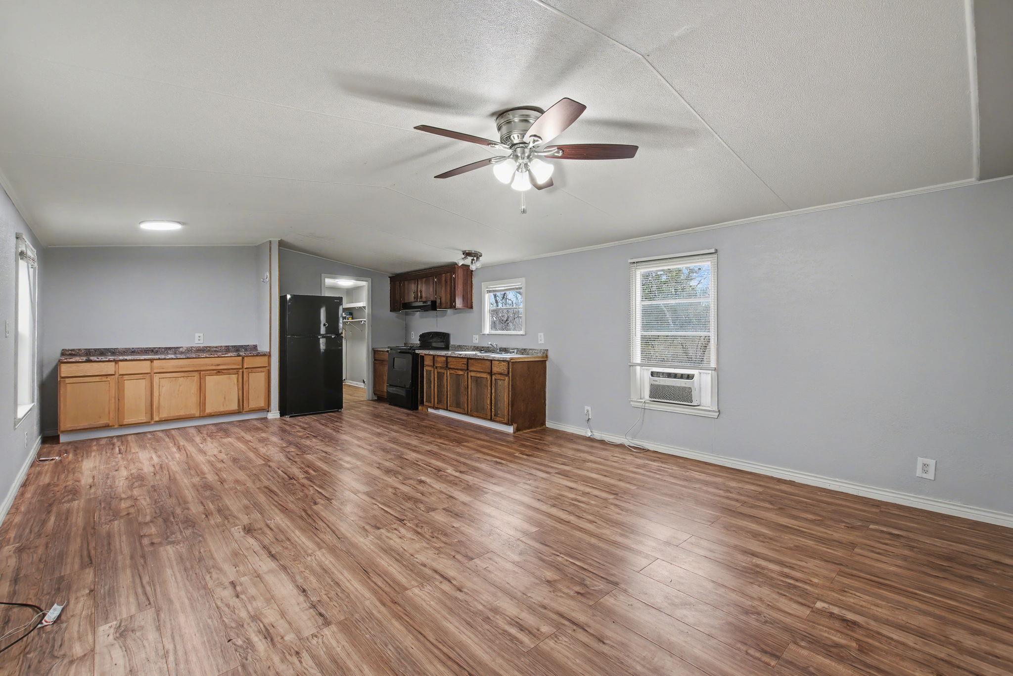 919 Austin St, Kingsland, TX 78639