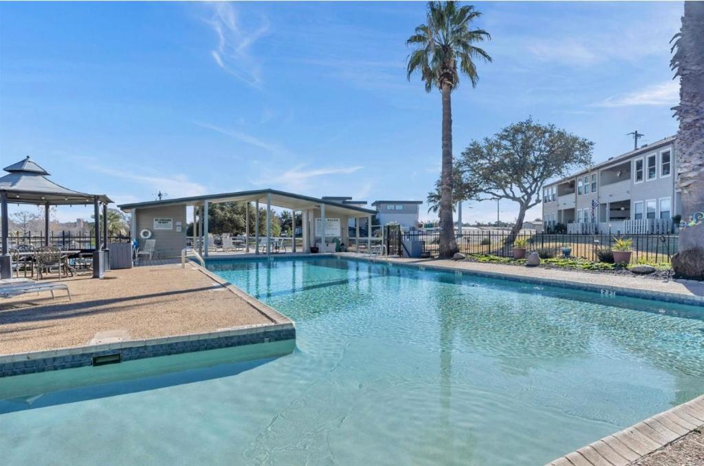 604 Highcrest # 213 Dr, Granite Shoals, TX 78654