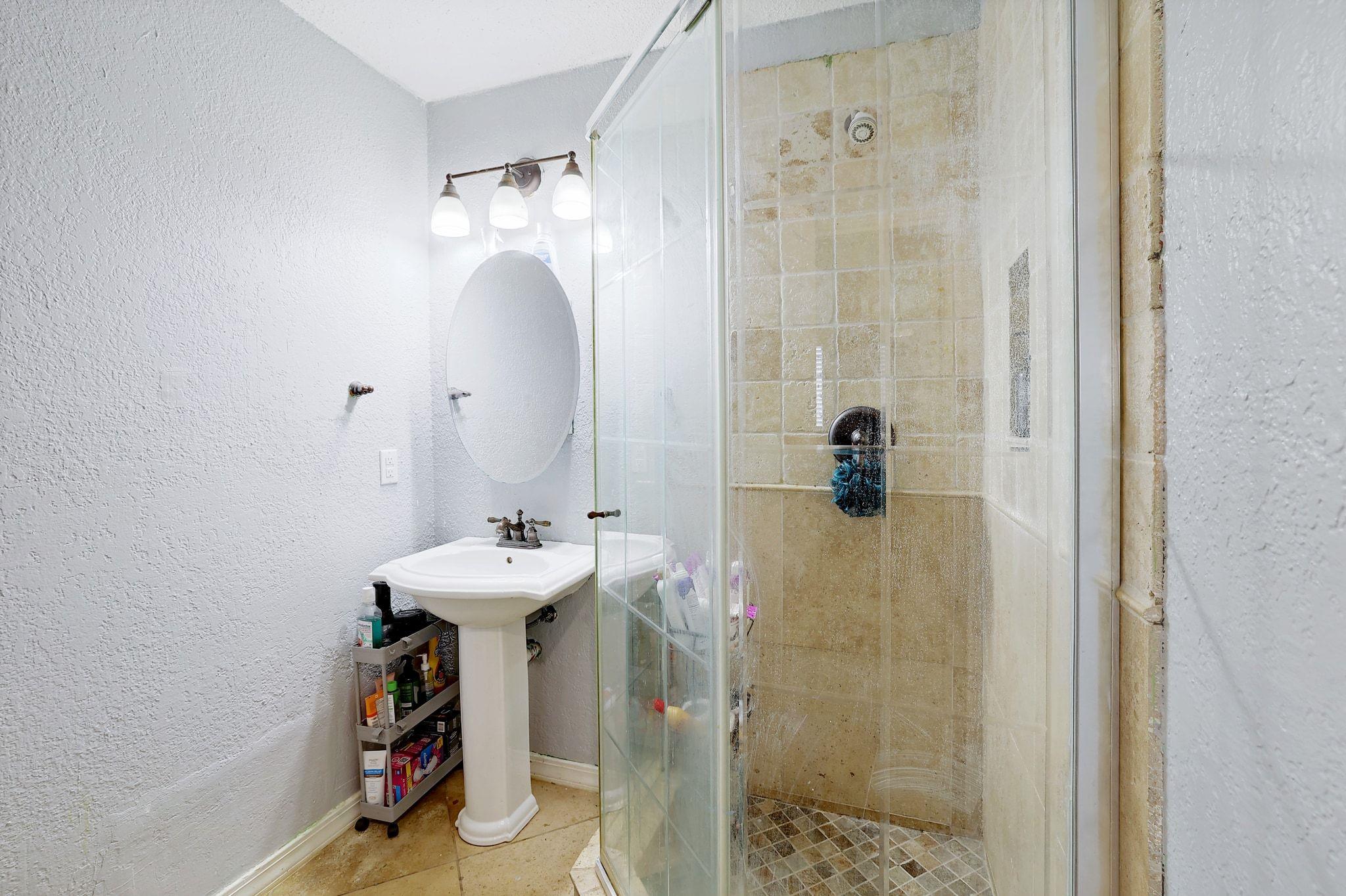 2508 Armstrong Dr, Leander, TX 78641