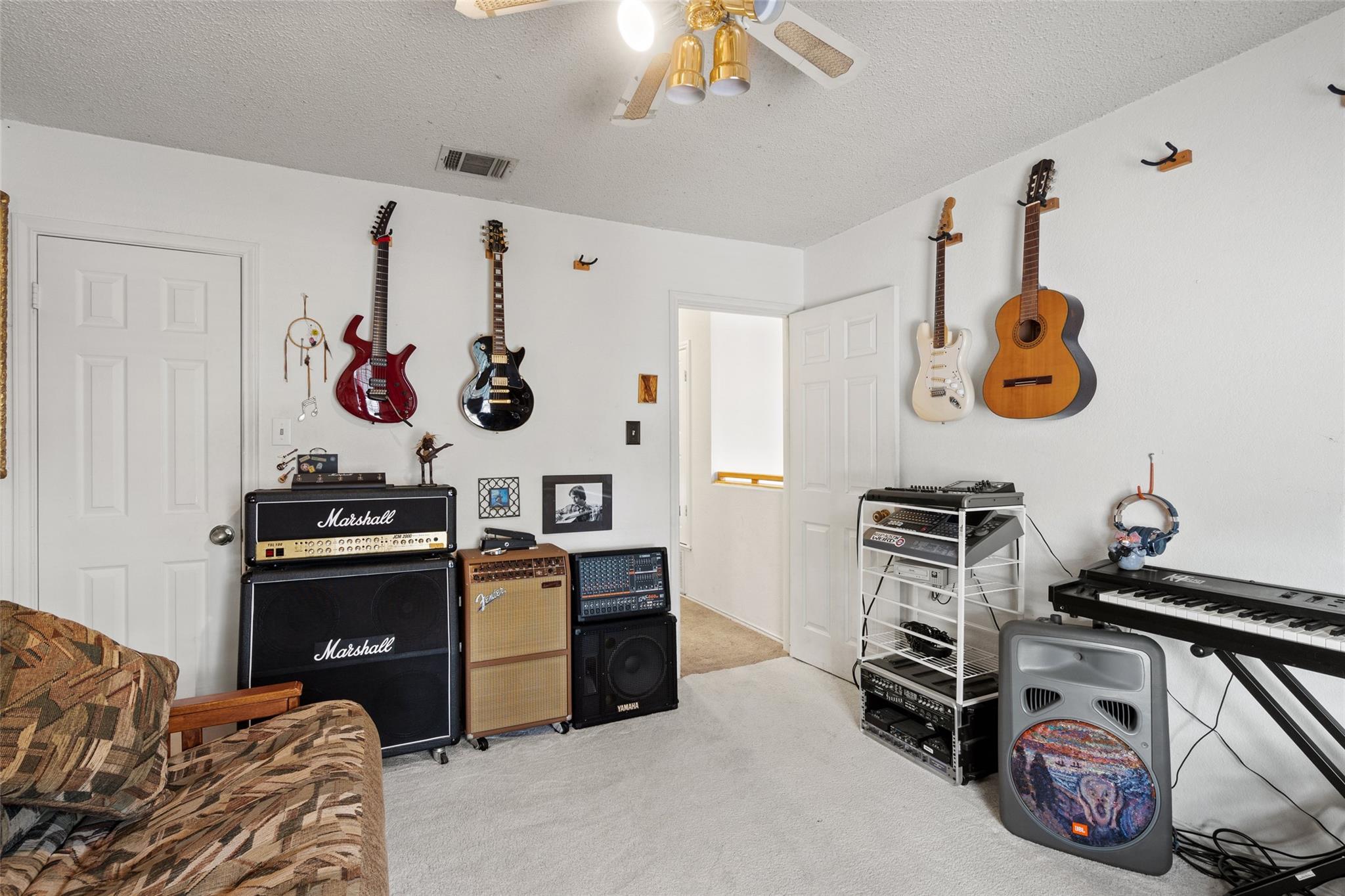 17500 Klamath Falls Dr, Round Rock, TX 78681