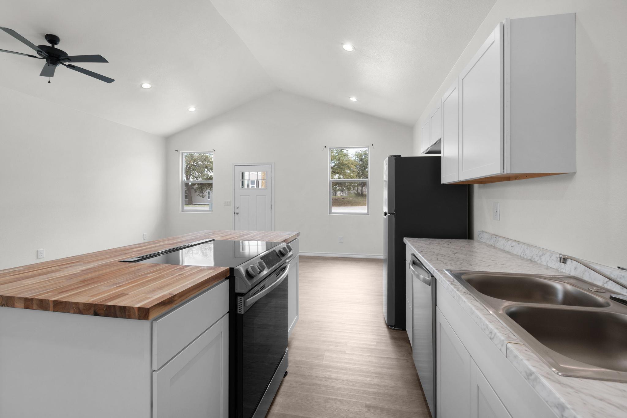 872 Waco St # 872, Kingsland, TX 78639