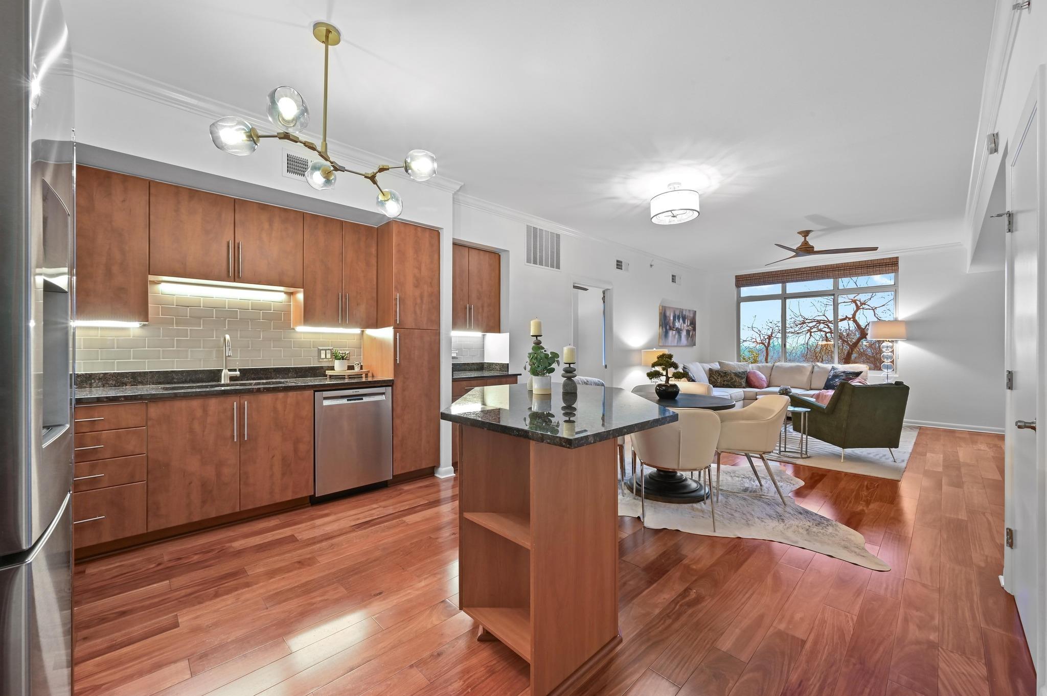 54 Rainey St # 412, Austin, TX 78701