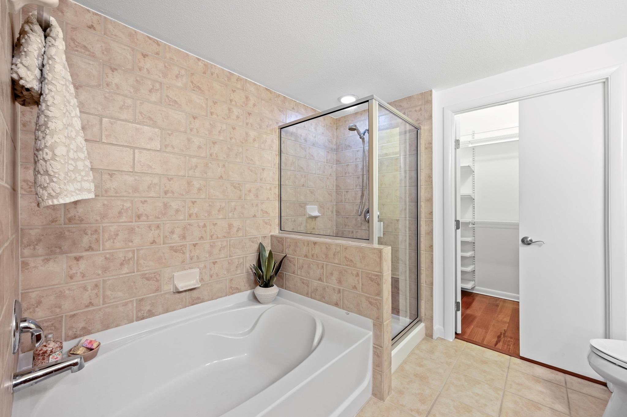 54 Rainey St # 412, Austin, TX 78701