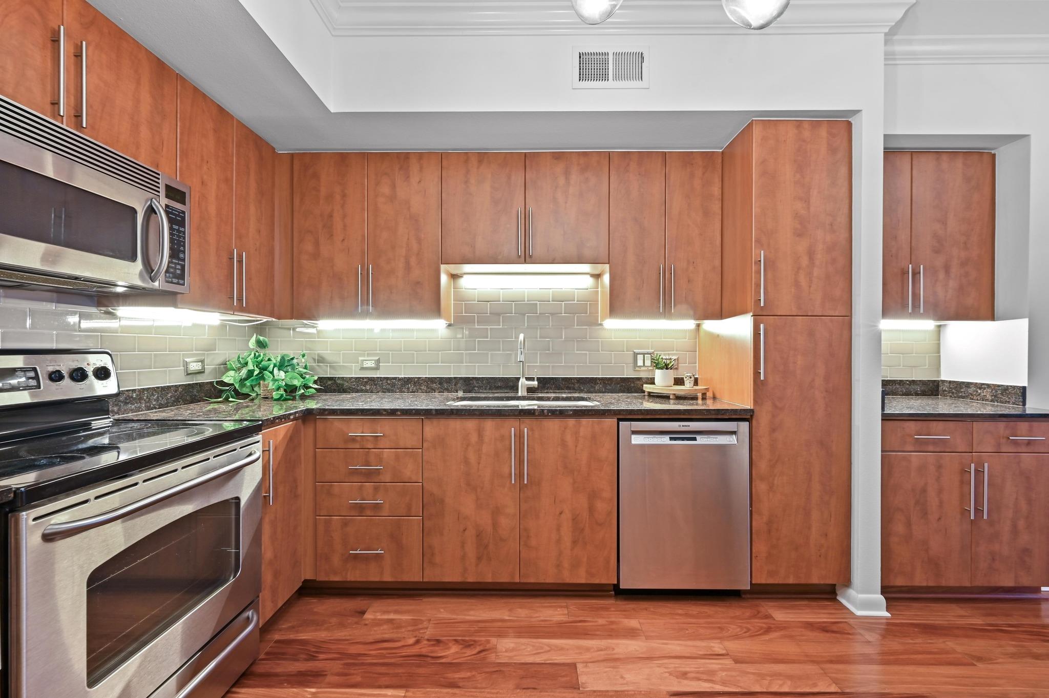 54 Rainey St # 412, Austin, TX 78701