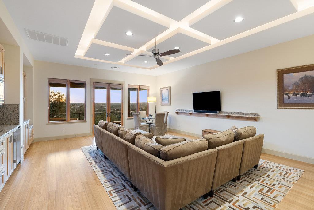 17800 Flagler Dr, Austin, TX 78738