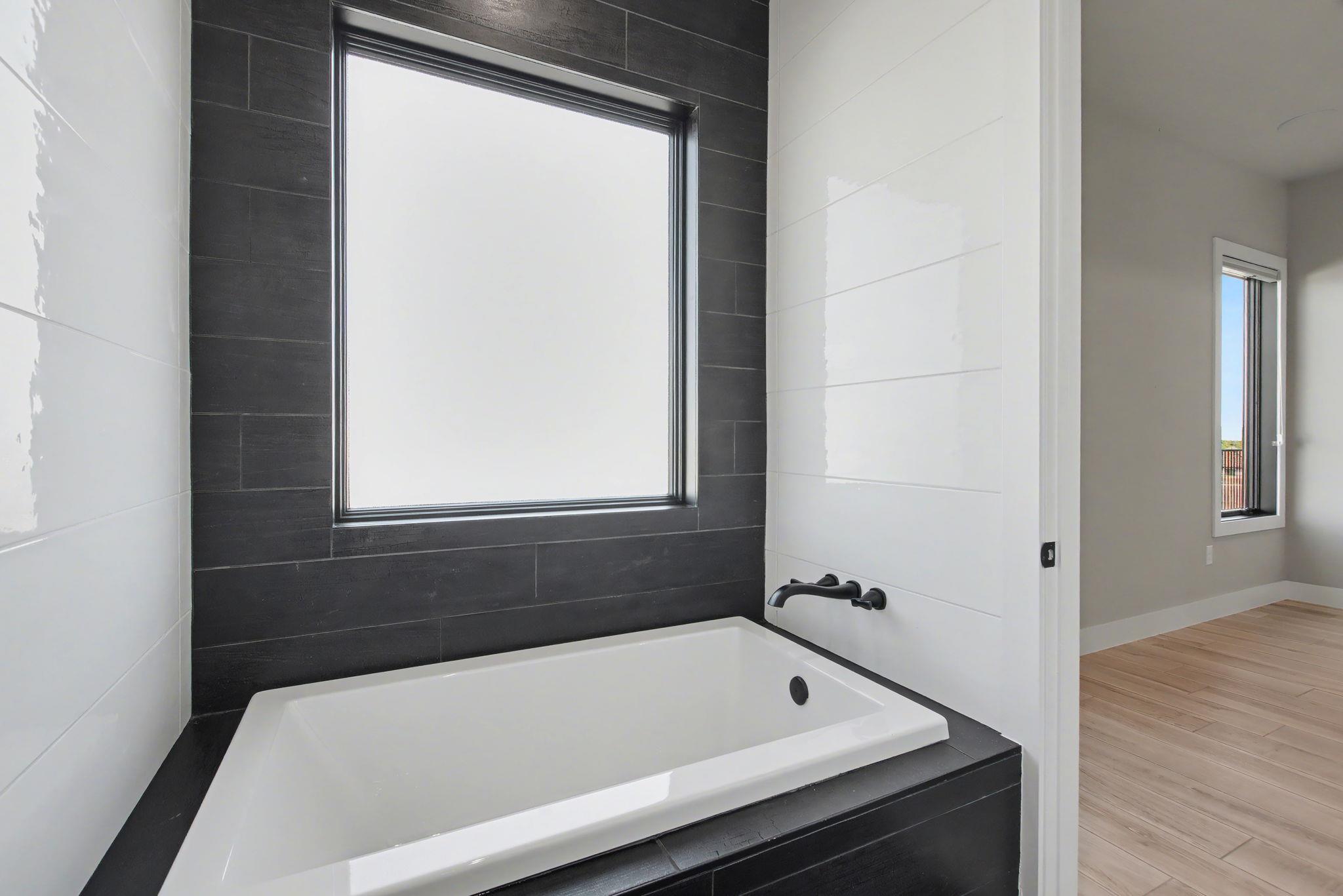 1837 Art Adams Way, Spicewood, TX 78669