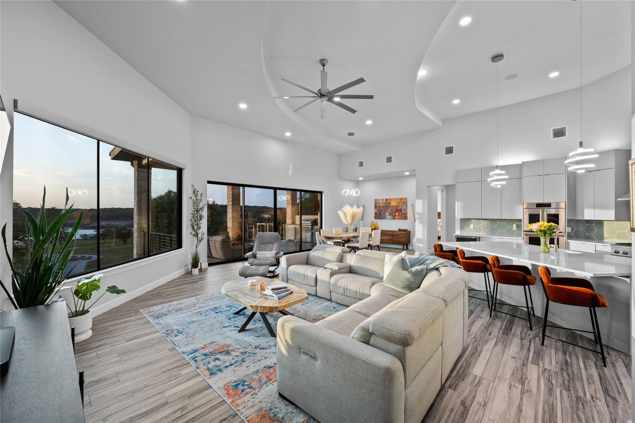 2912 Patriot Dr, Lago Vista, TX 78645