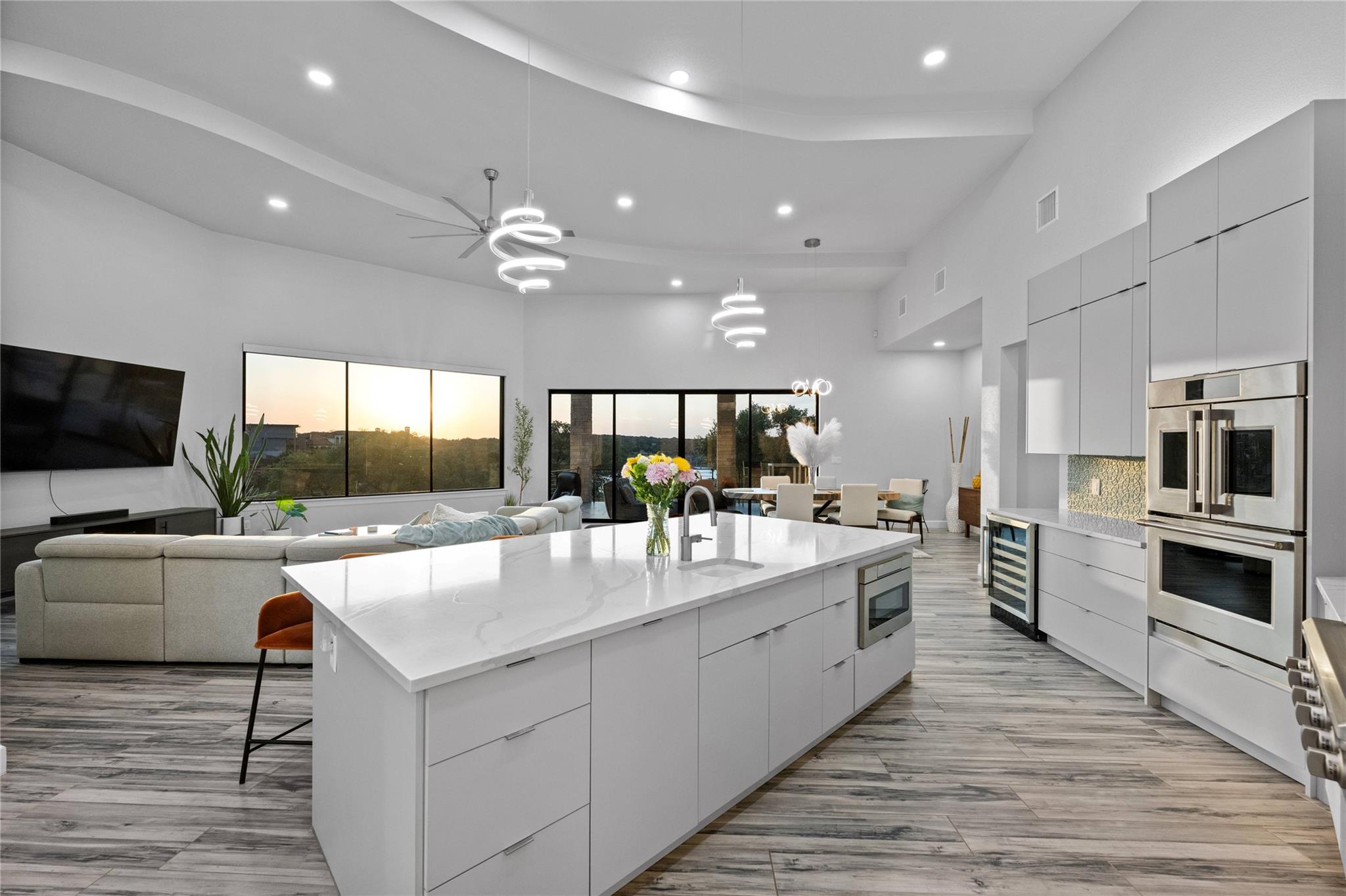 2912 Patriot Dr, Lago Vista, TX 78645