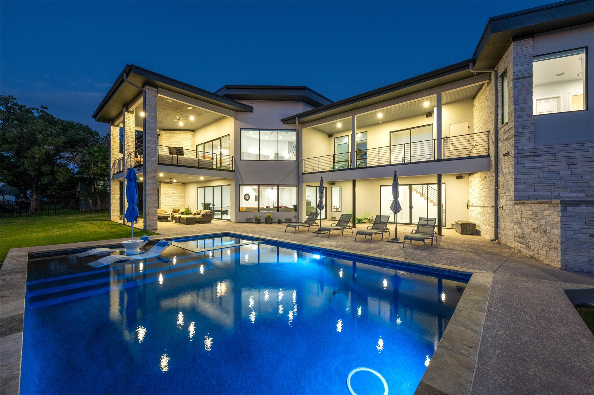 2912 Patriot Dr, Lago Vista, TX 78645