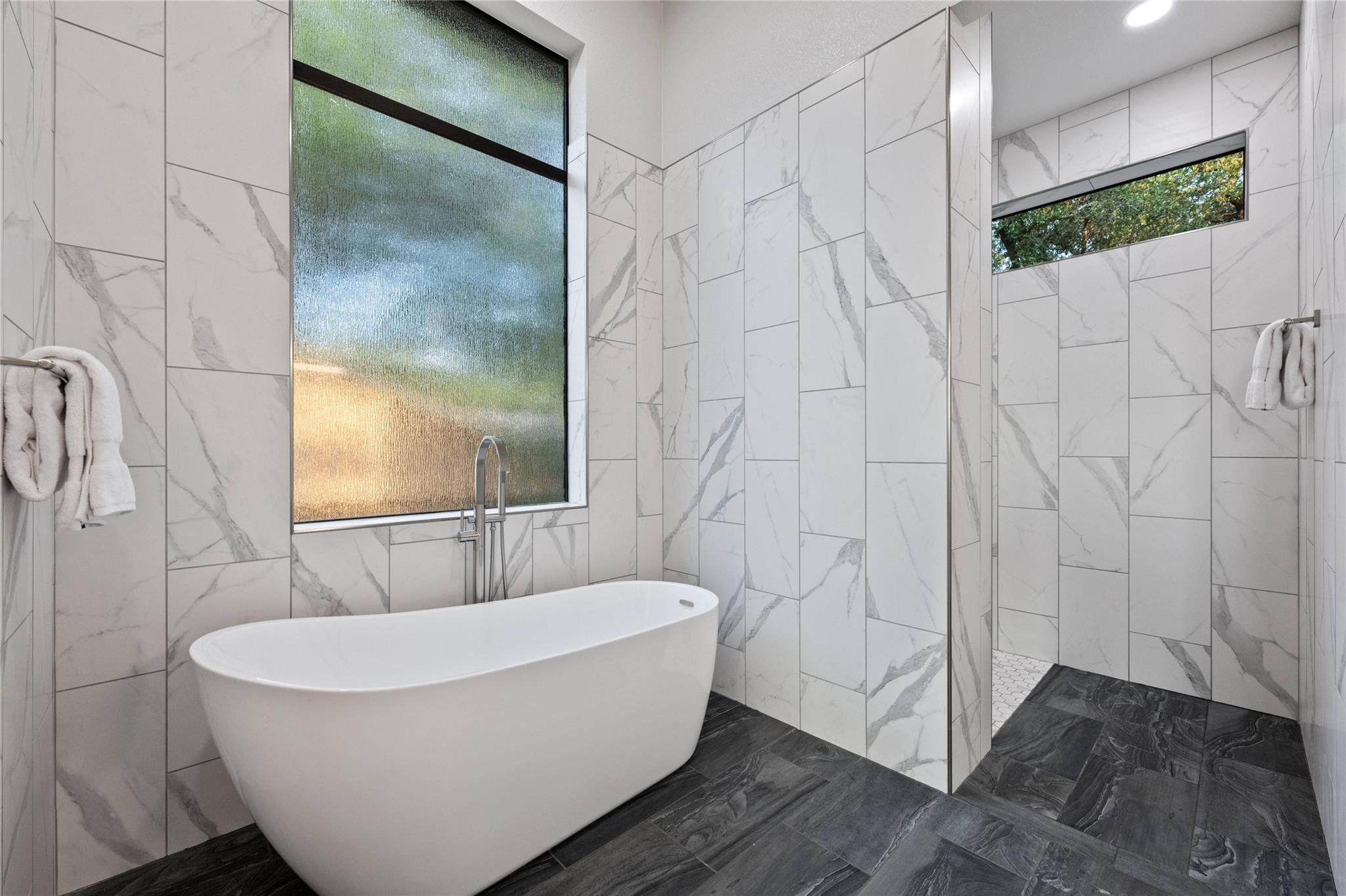 2912 Patriot Dr, Lago Vista, TX 78645