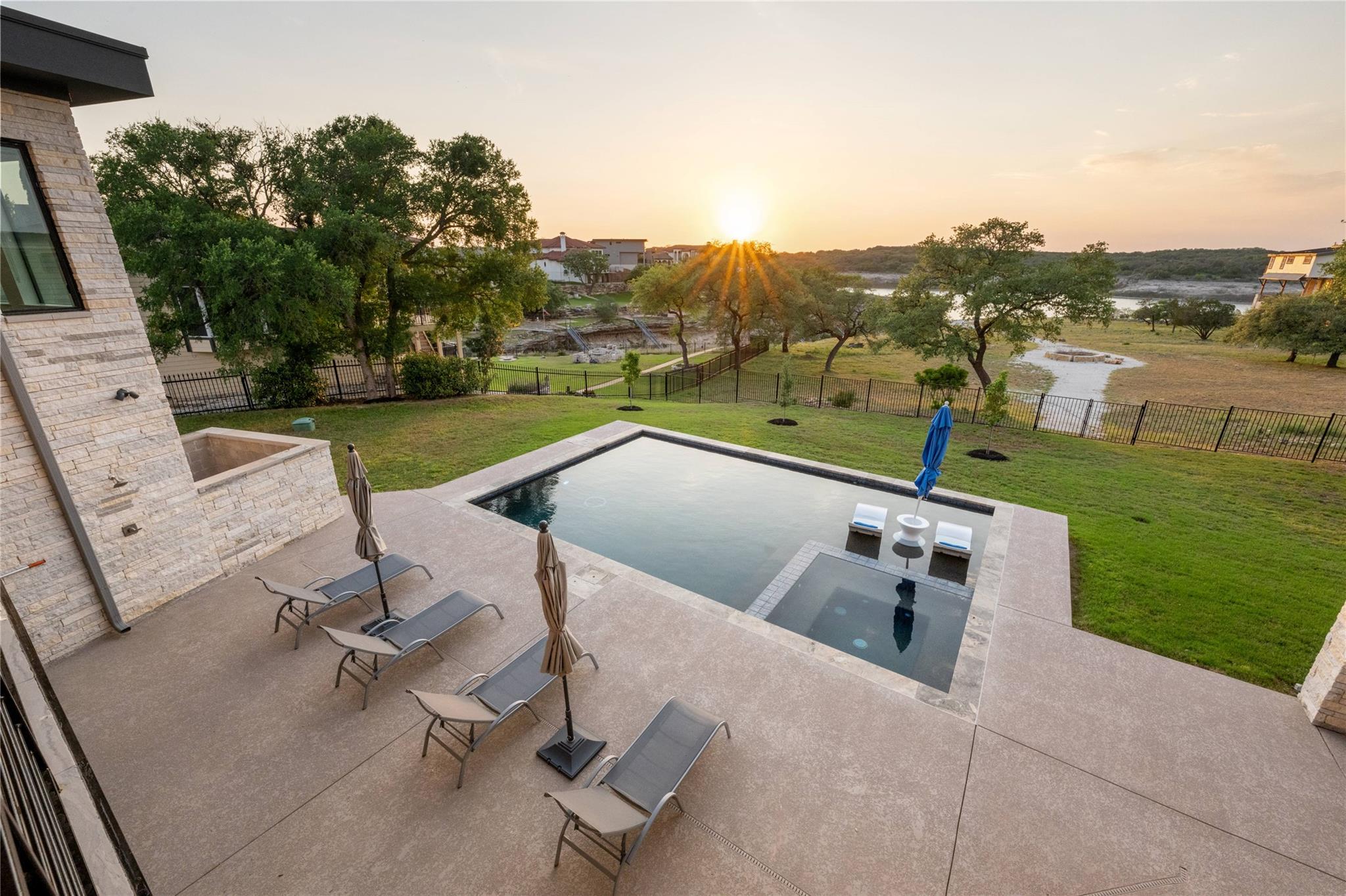 2912 Patriot Dr, Lago Vista, TX 78645