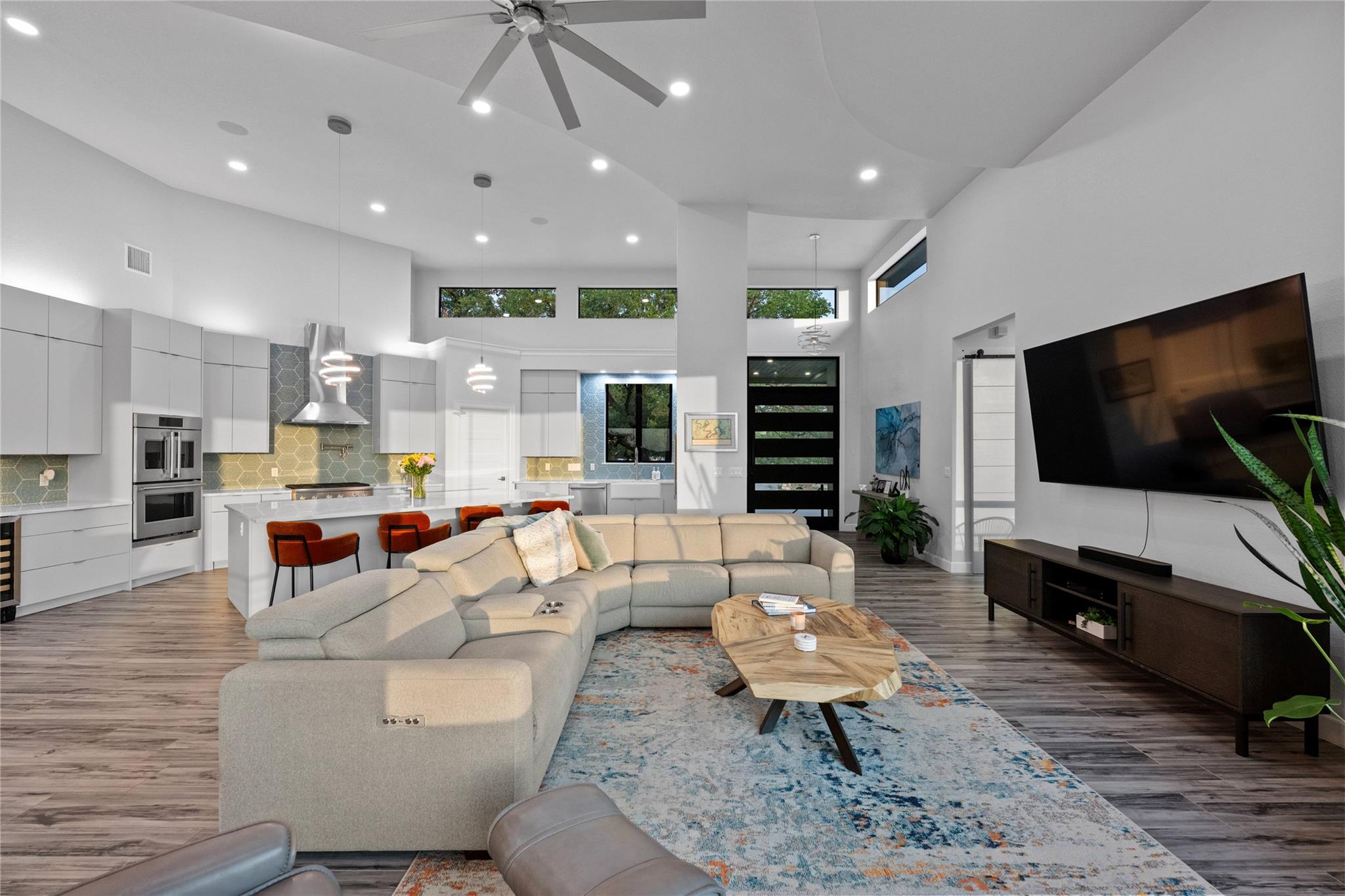 2912 Patriot Dr, Lago Vista, TX 78645