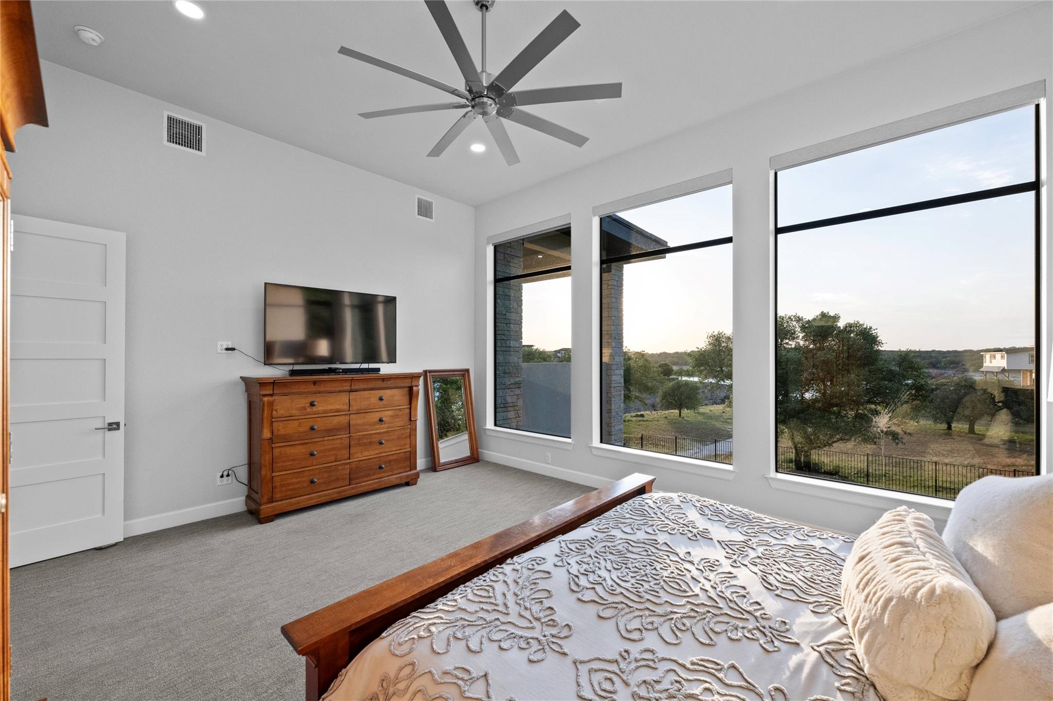 2912 Patriot Dr, Lago Vista, TX 78645