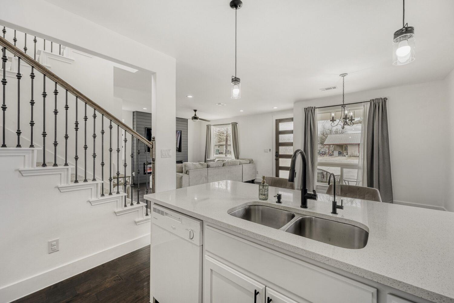 125 Irene St, Elgin, TX 78621