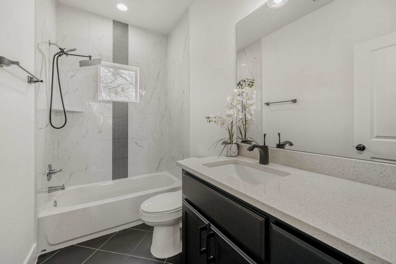 125 Irene St, Elgin, TX 78621