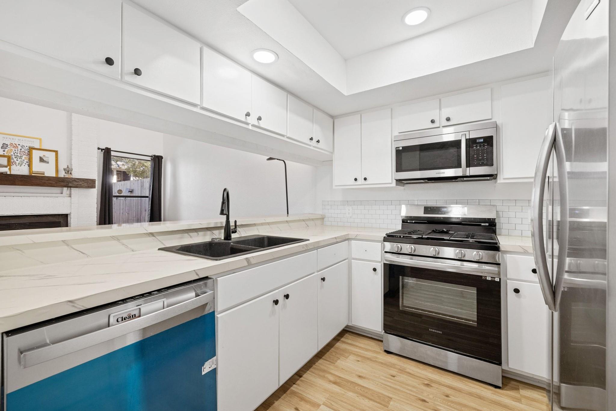 1010 W Rundberg Ln # 30, Austin, TX 78758